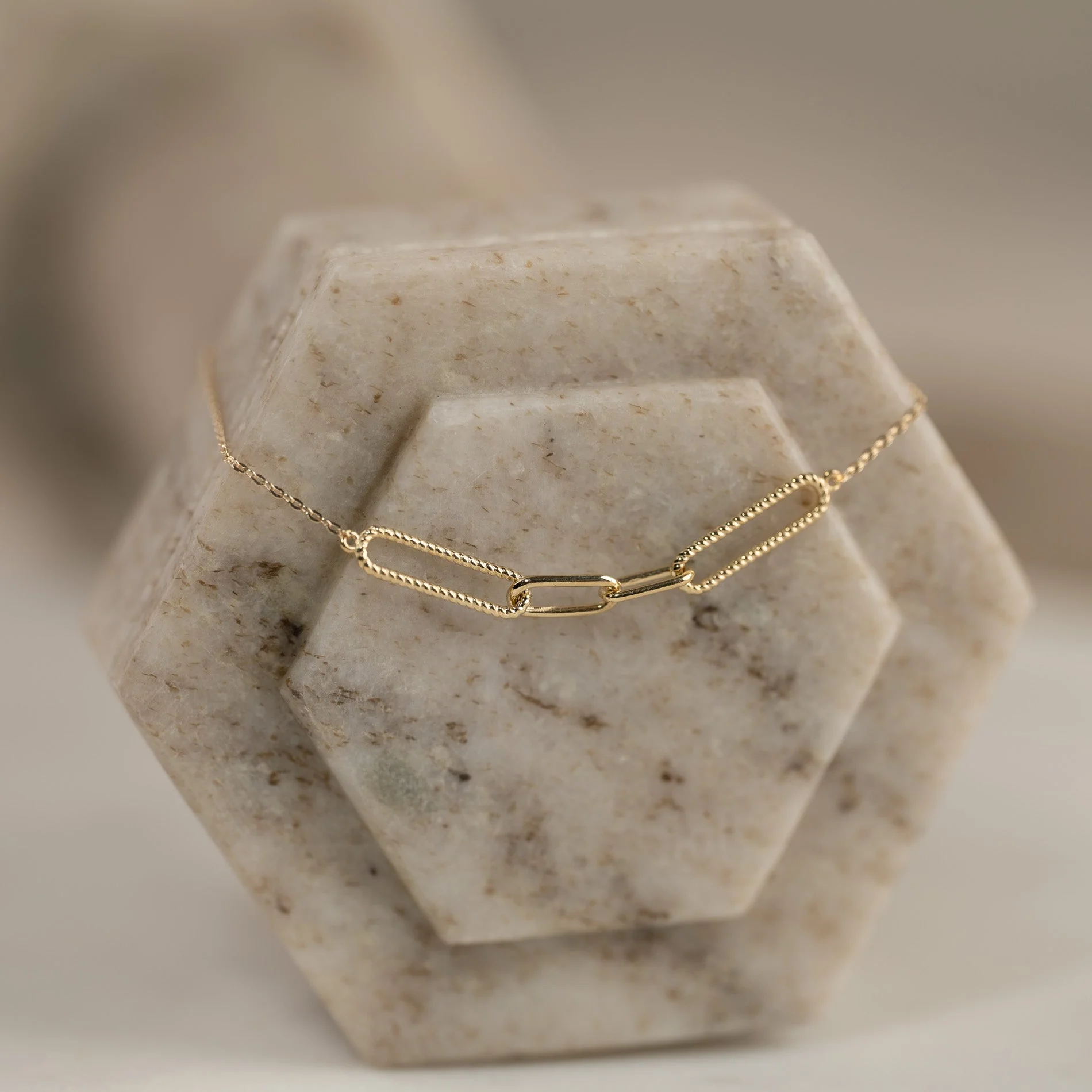 NATALIE SOLID GOLD BRACELET