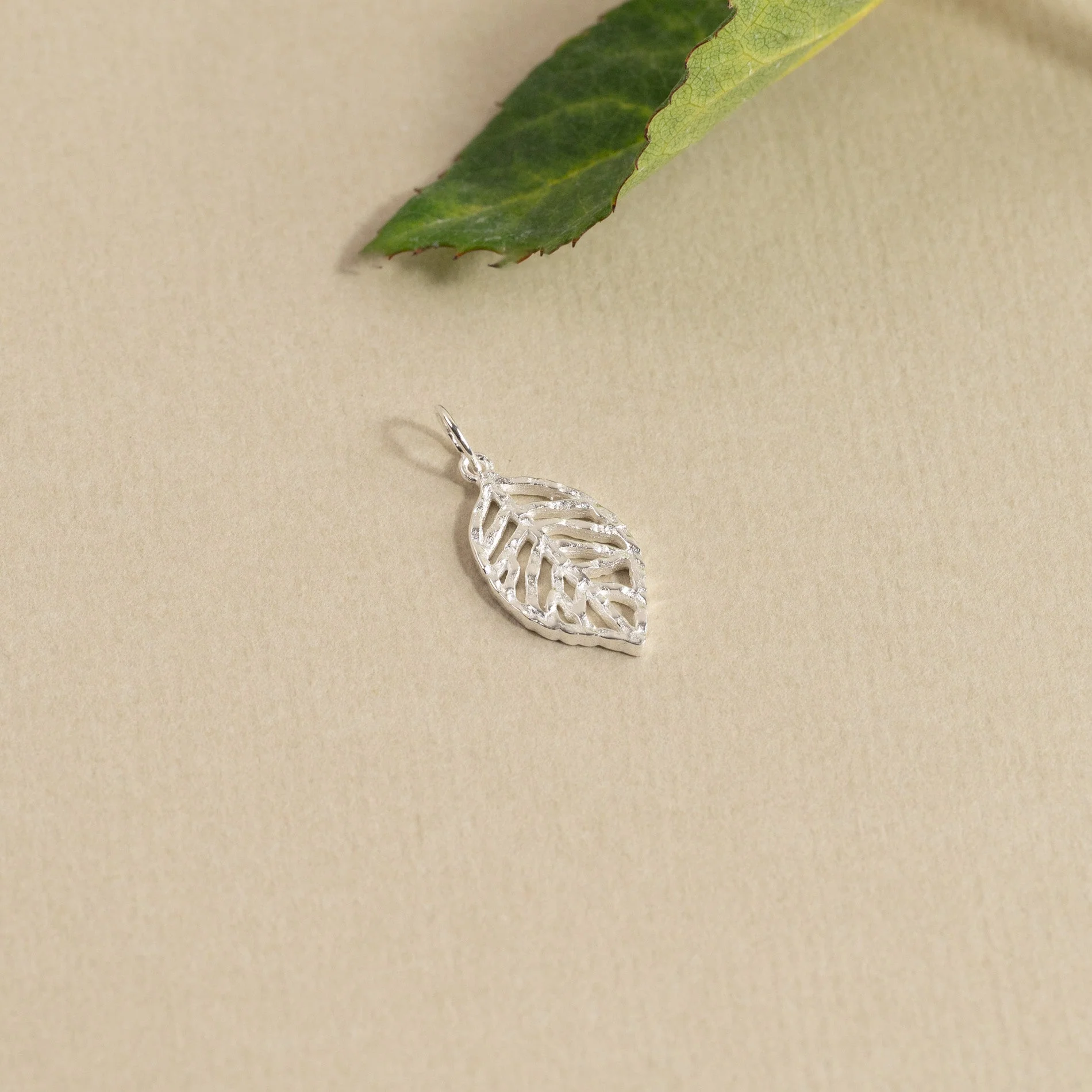 NOA SILVER PENDANT