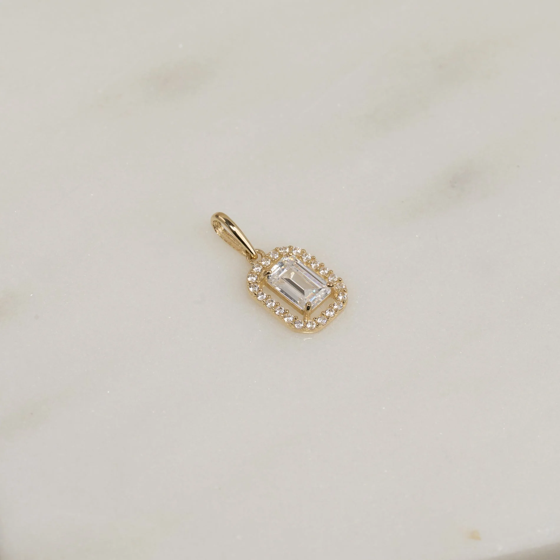 NOLA CRYSTAL SOLID GOLD PENDANT