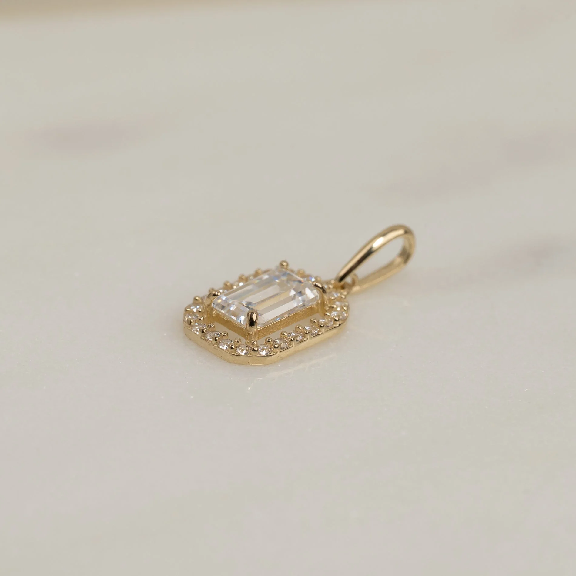 NOLA CRYSTAL SOLID GOLD PENDANT - Image 2