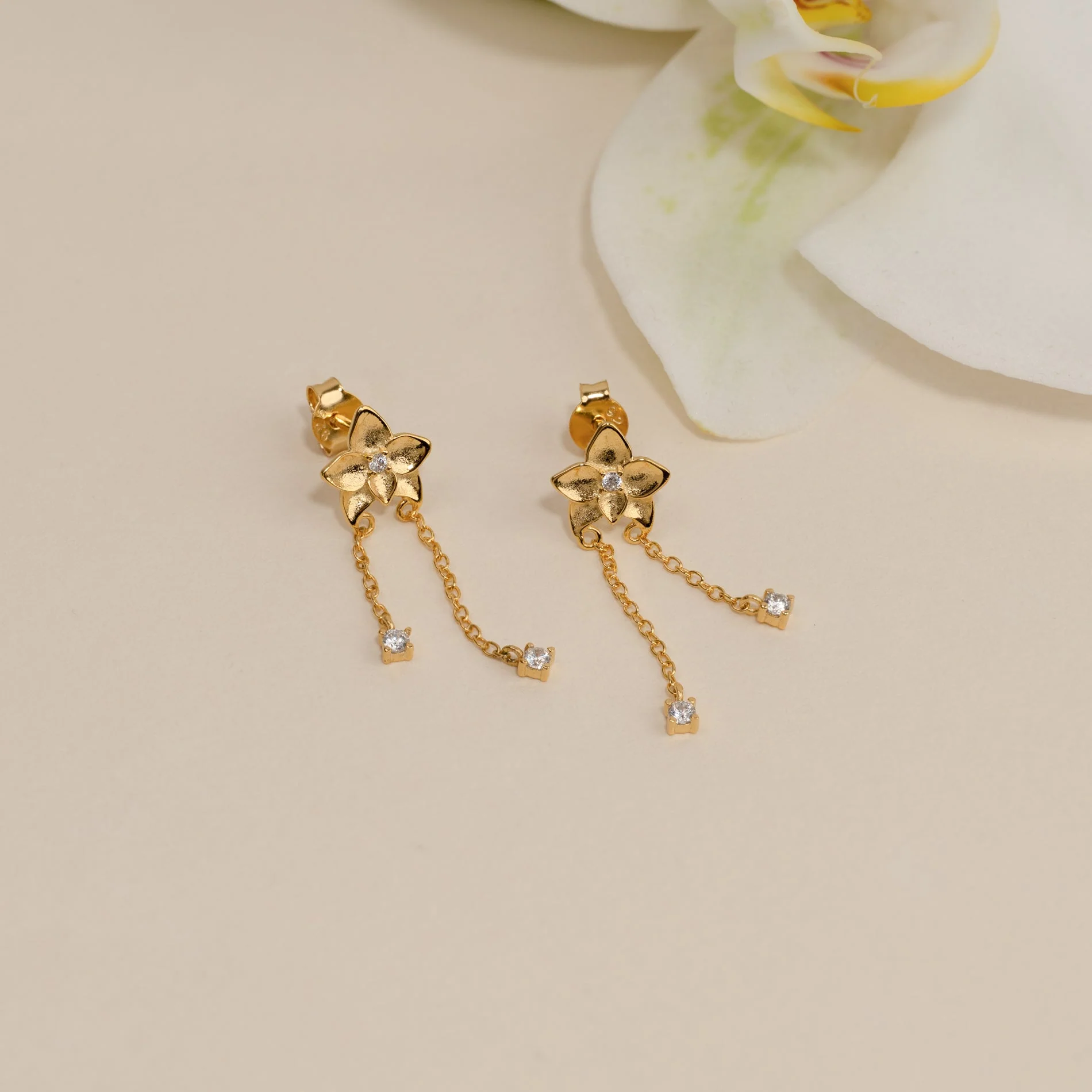 ODETTE CRYSTAL GOLDEN DROP EARRING
