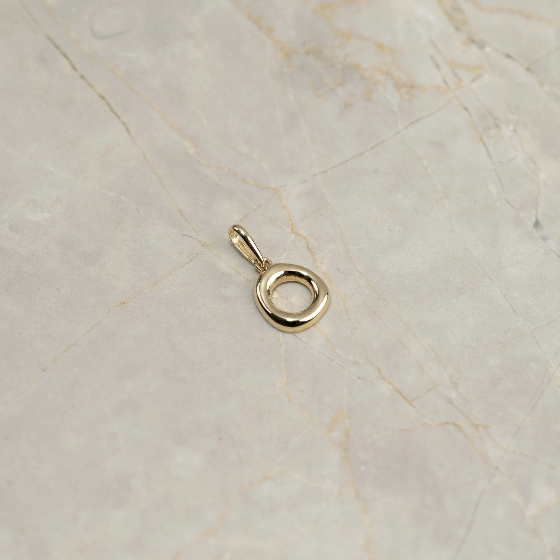 OLEA SOLID GOLD PENDANT