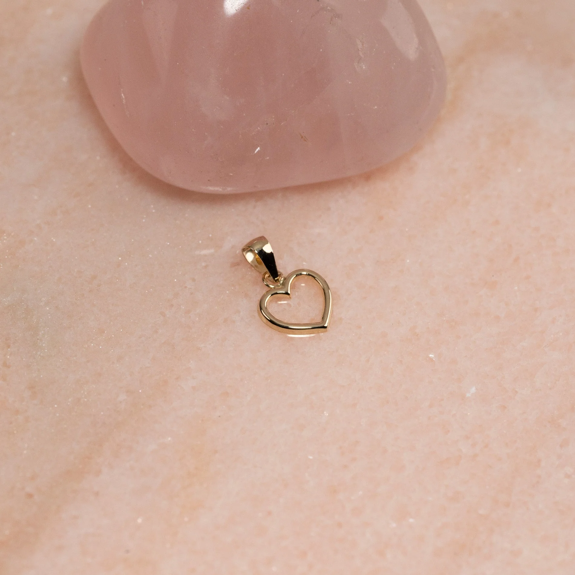OPEN HEART SOLID GOLD PENDANT