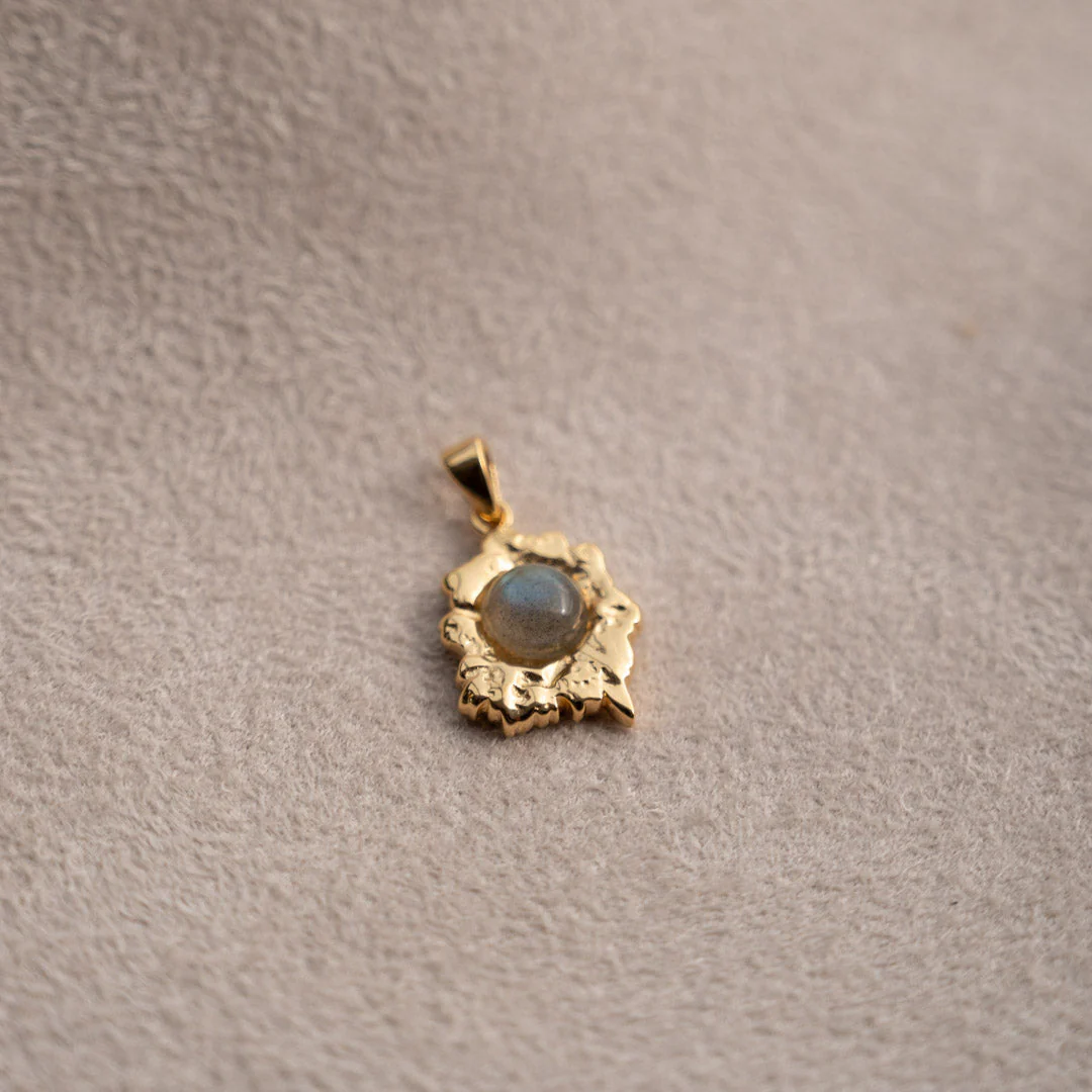 OPHELIA DARK GREY GOLDEN PENDANT