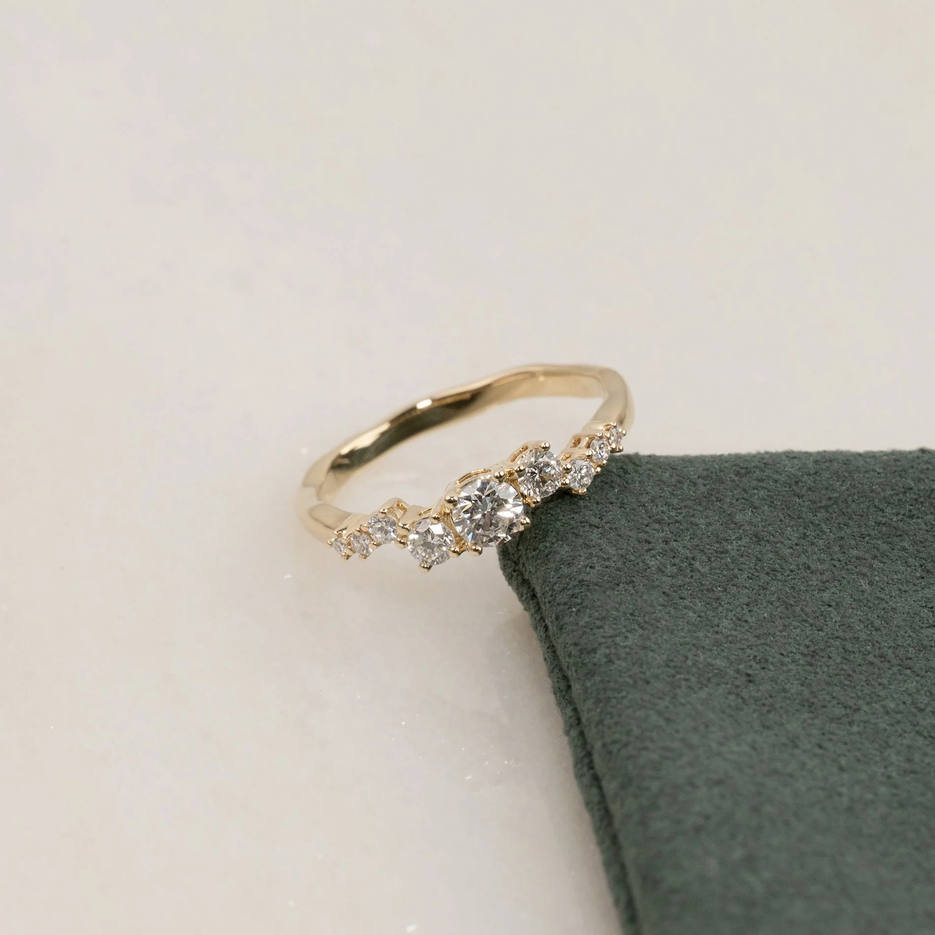 ORGANIC CLUSTER DIAMOND RING