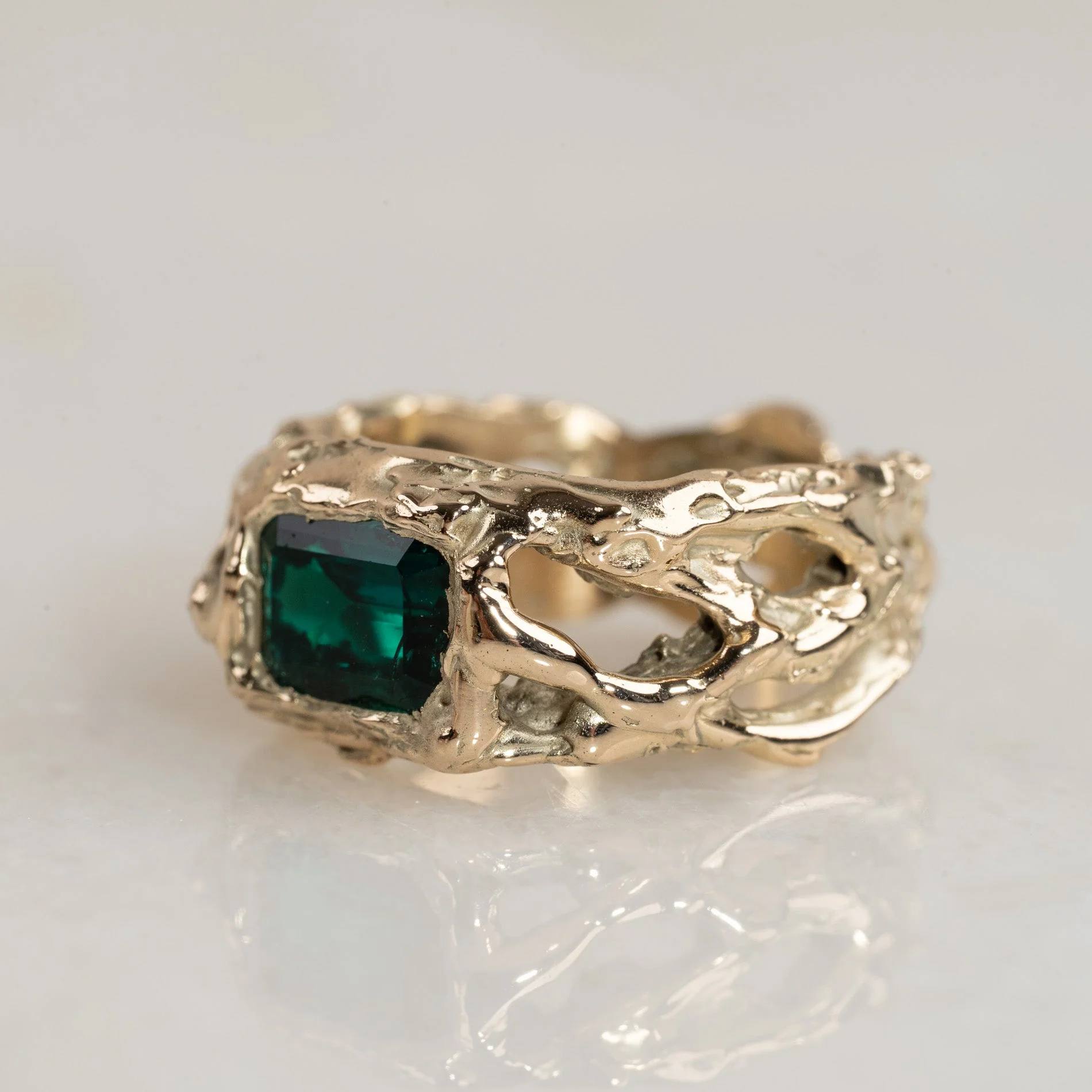 ORGANIC EMERALD-CUT GREEN EMERALD RING - 1.0ct - Image 3