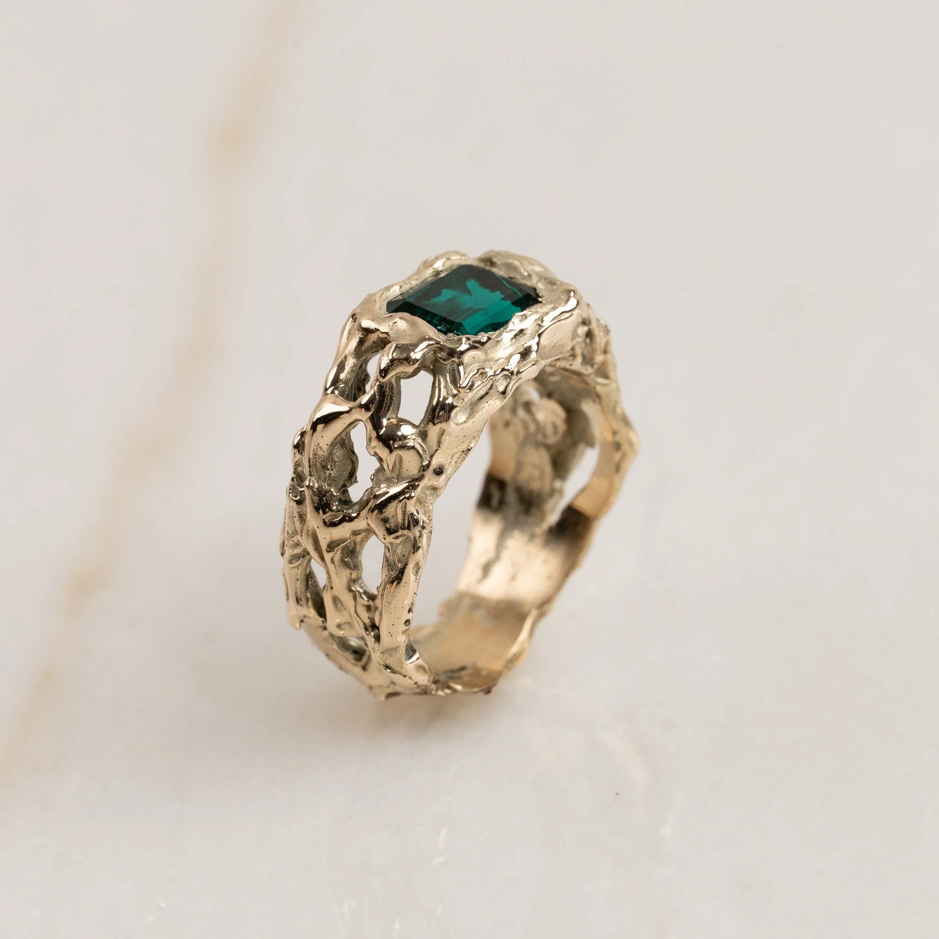 ORGANIC EMERALD-CUT GREEN EMERALD RING - 1.0ct - Image 4
