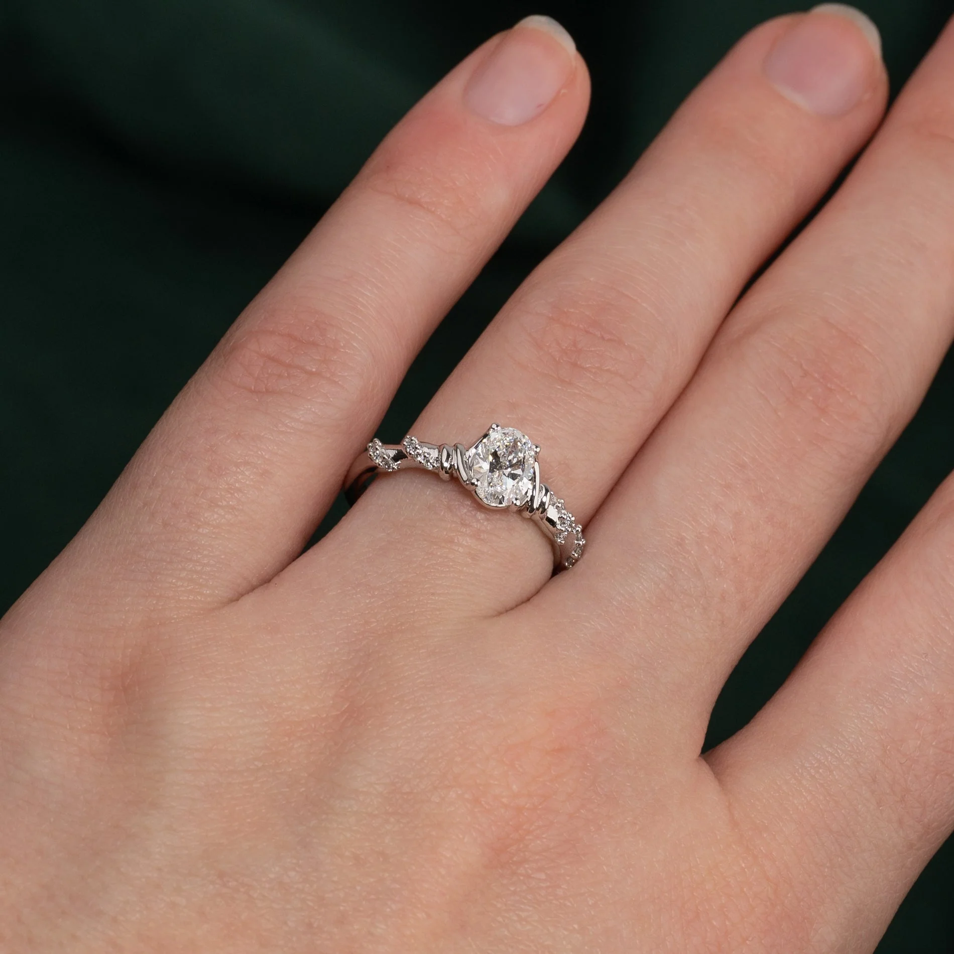 ORGANIC SWIRL OVAL-CUT LAB-DIAMOND RING - 0.86ct - WG - Image 5