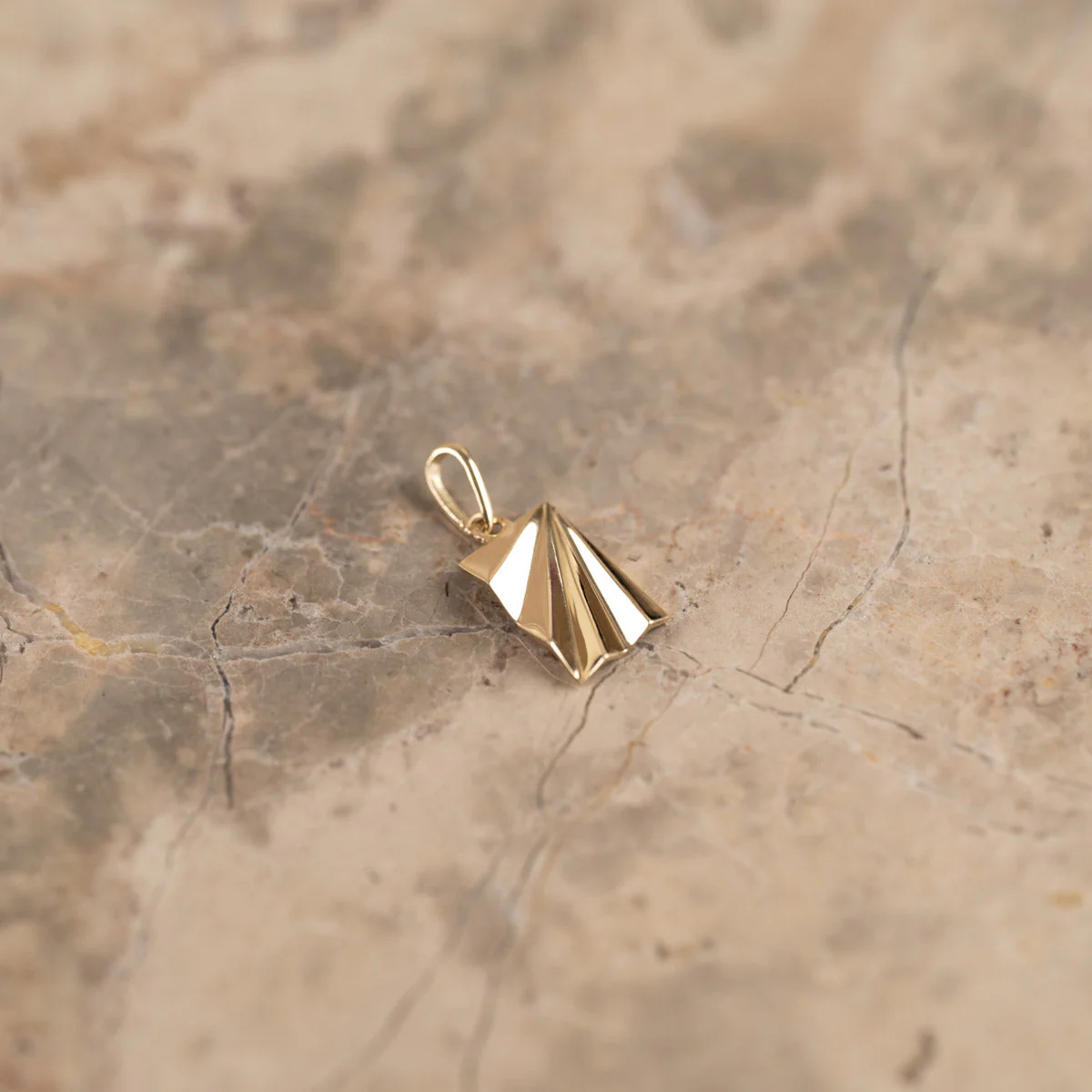 ORIANA SOLID GOLD PENDANT