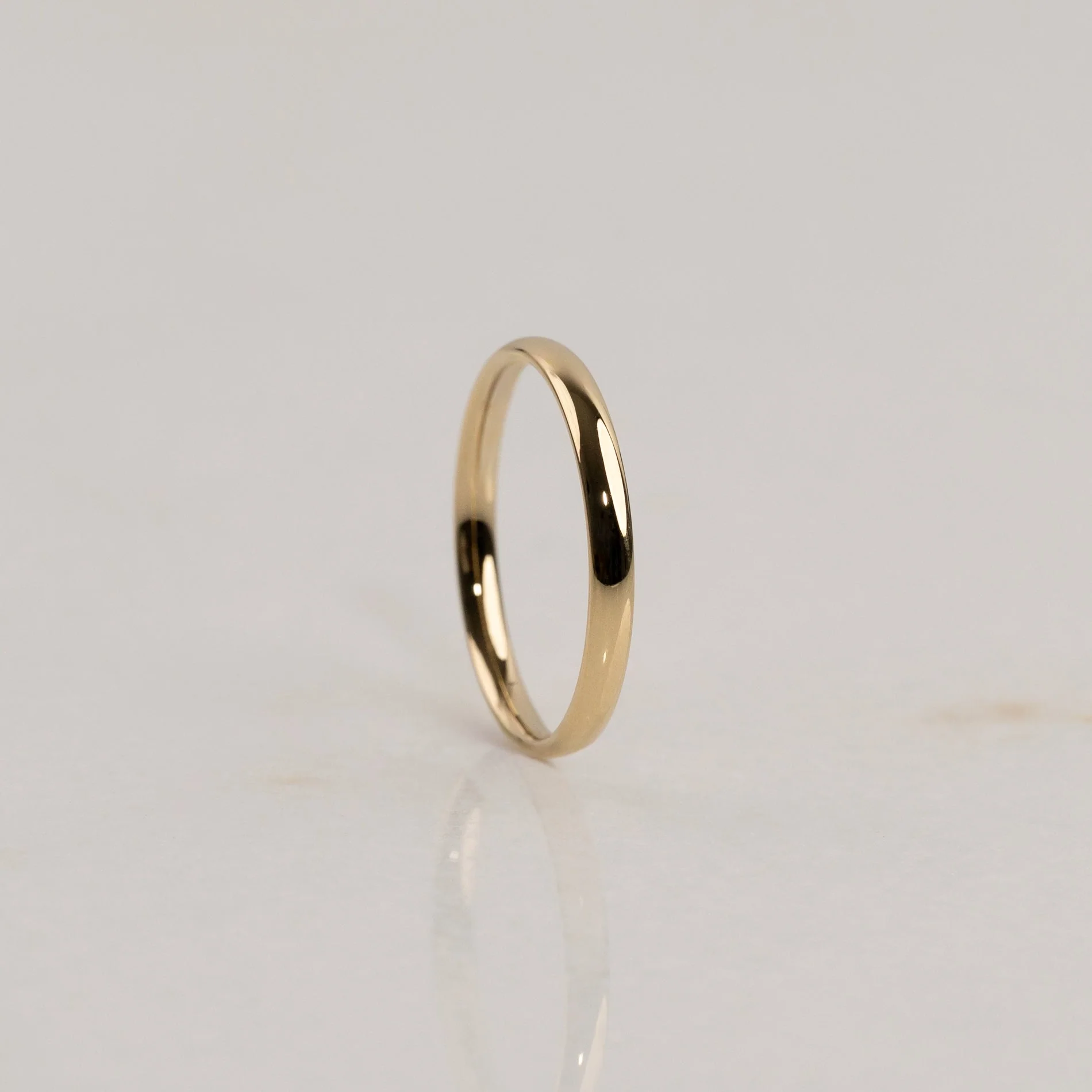 OVAL COURT WEDDING BAND - YG - Image 4