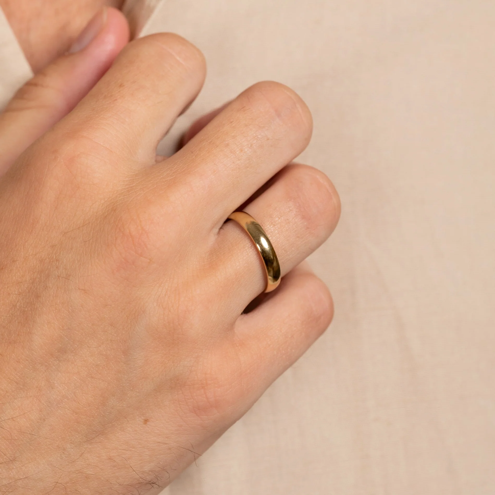 OVAL COURT WEDDING BAND - 4mm - YG - Image 2