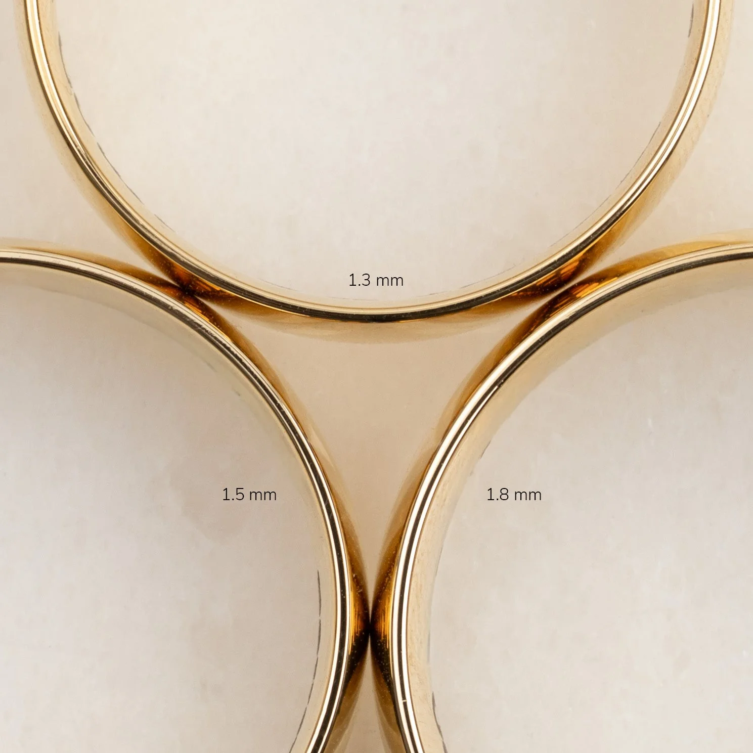 OVAL COURT WEDDING BAND - YG - Image 8