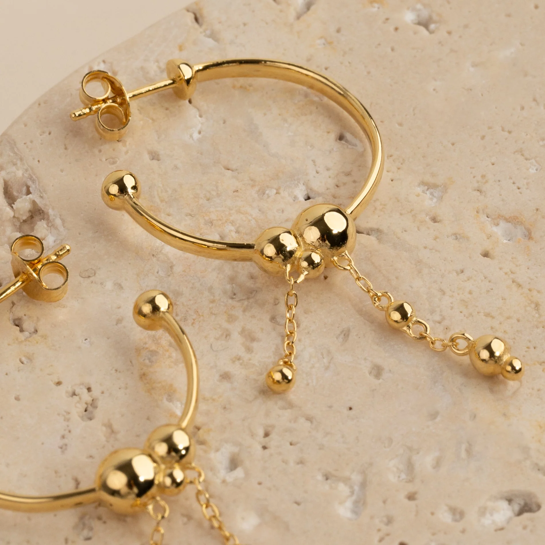 PALOMA GOLDEN CREOL EARRING - Image 3