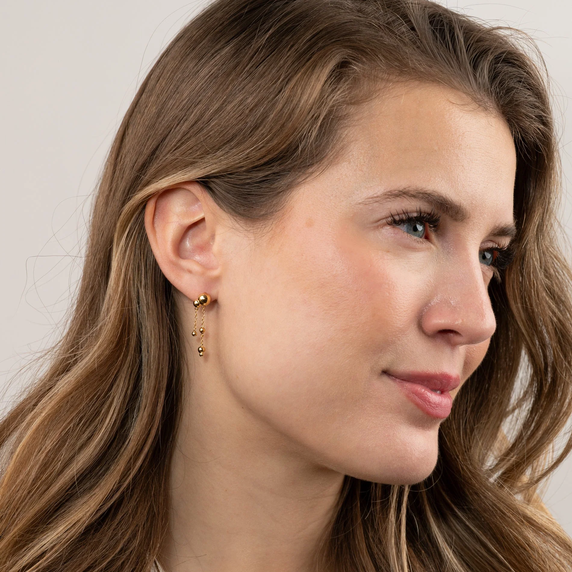 PALOMA GOLDEN DROP EARRING - Image 4