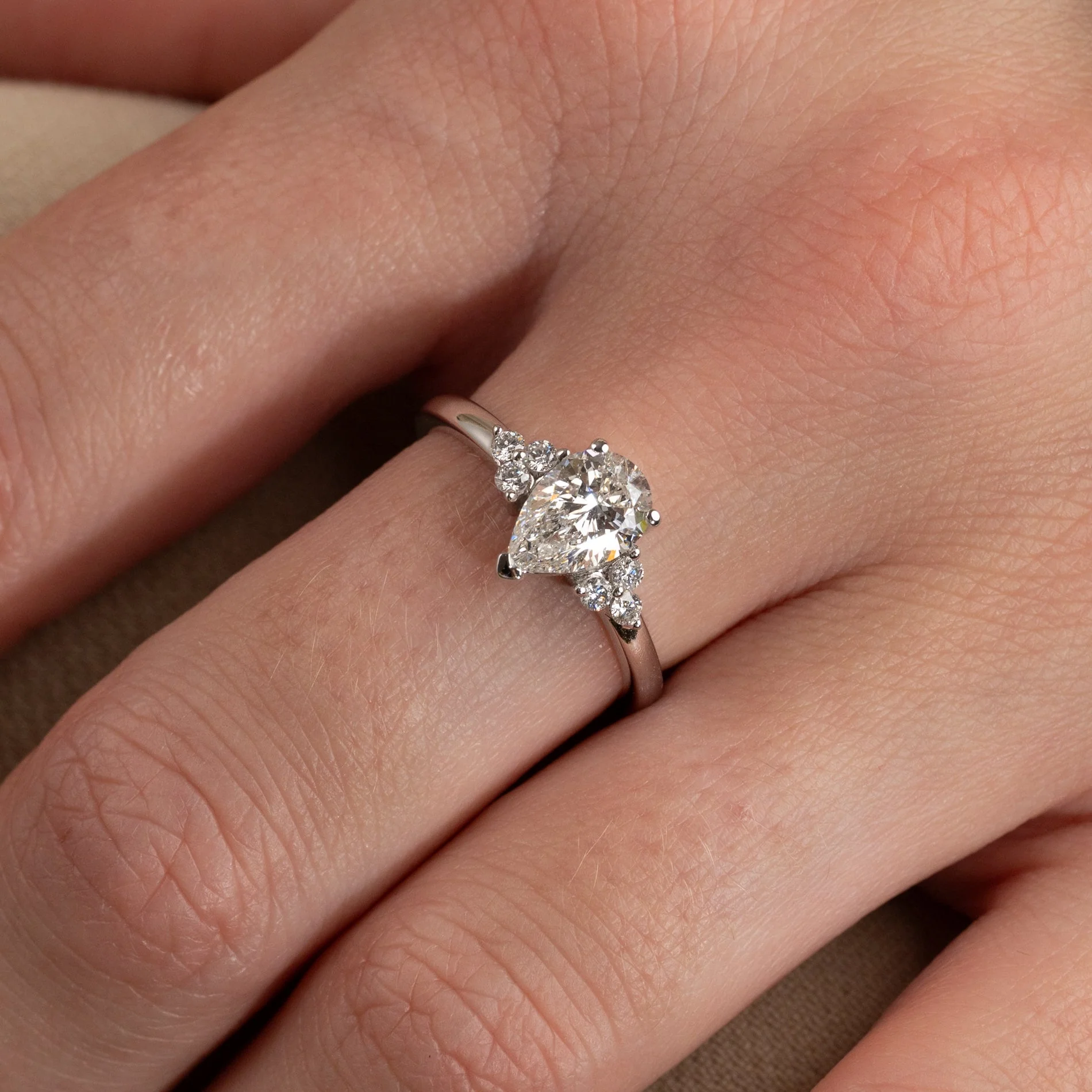 PEAR-CUT TRIAD LAB-DIAMOND RING - 1.15ct - WG - Image 2