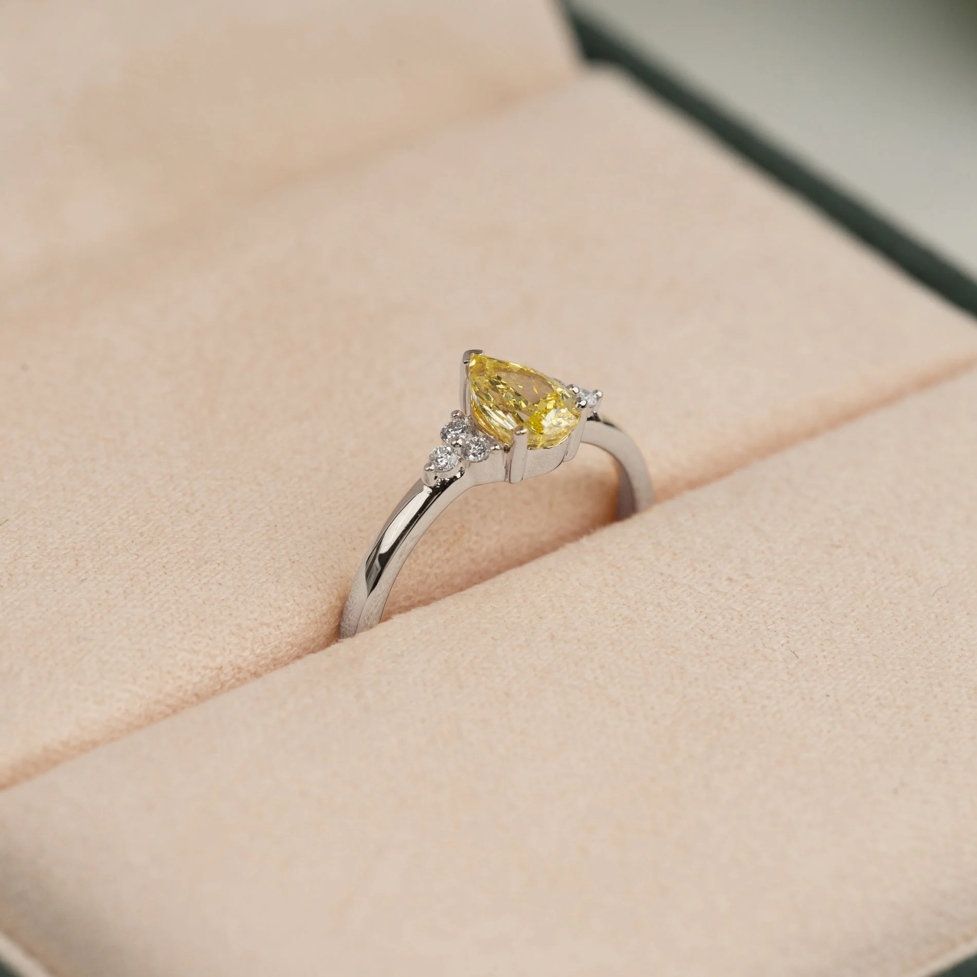 PEAR-CUT TRIAD DIAMOND RING - Image 21