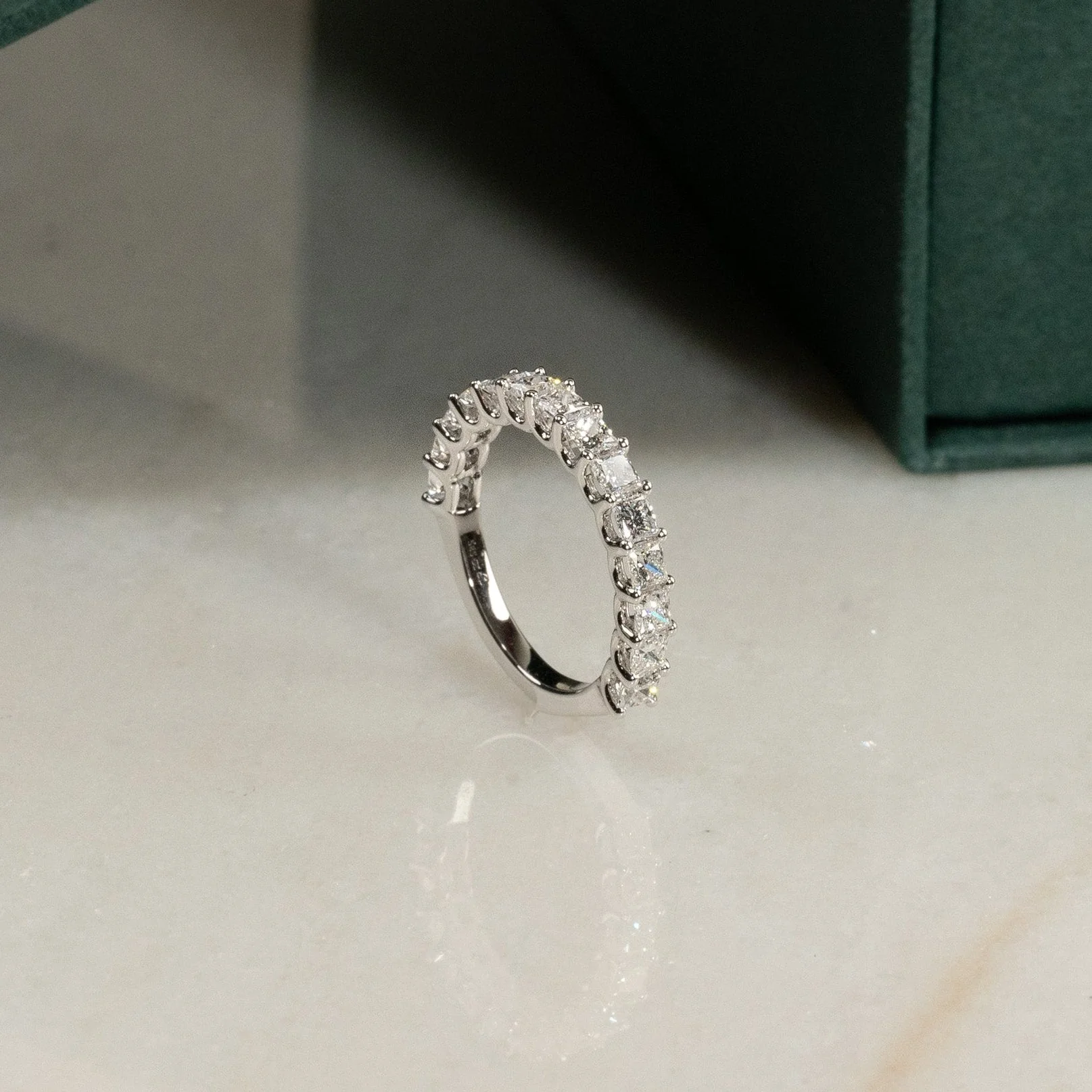 PRINCESS-CUT HALF-ALLIANCE LAB-DIAMOND RING - 1.5ct - WG