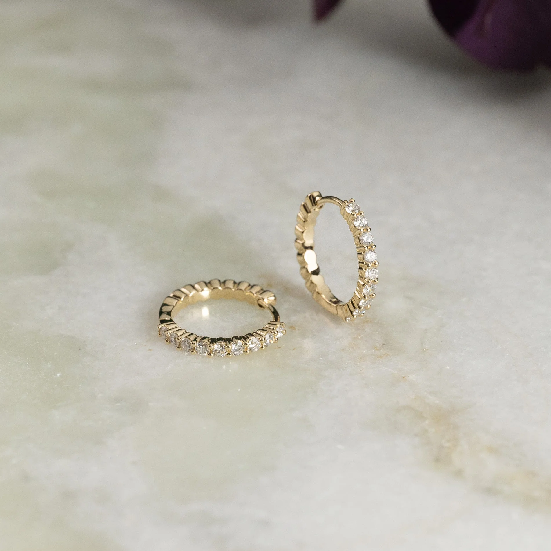 PRONG DIAMOND CREOL EARRING - Image 4