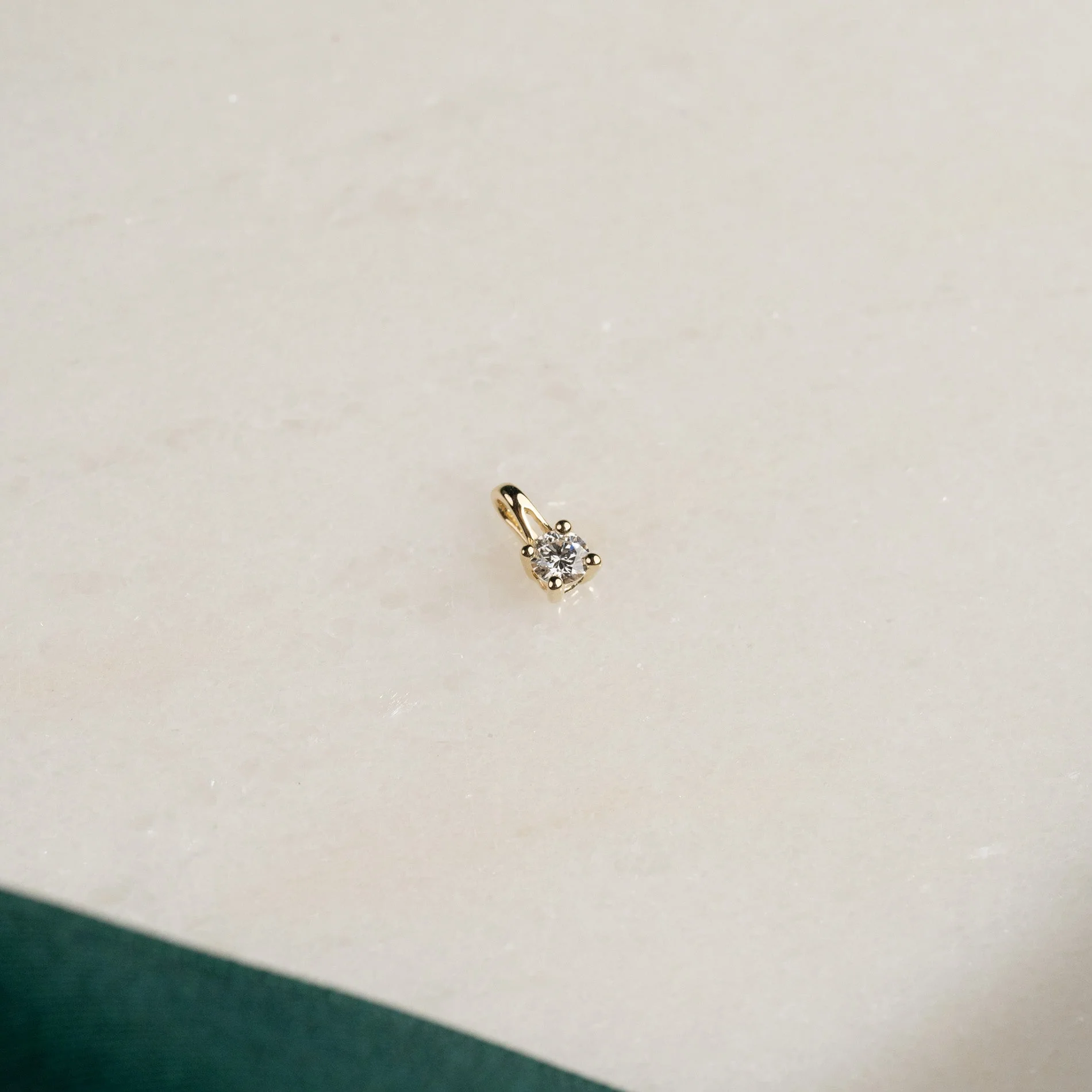 PRONG SOLITAIRE DIAMOND PENDANT - Image 5