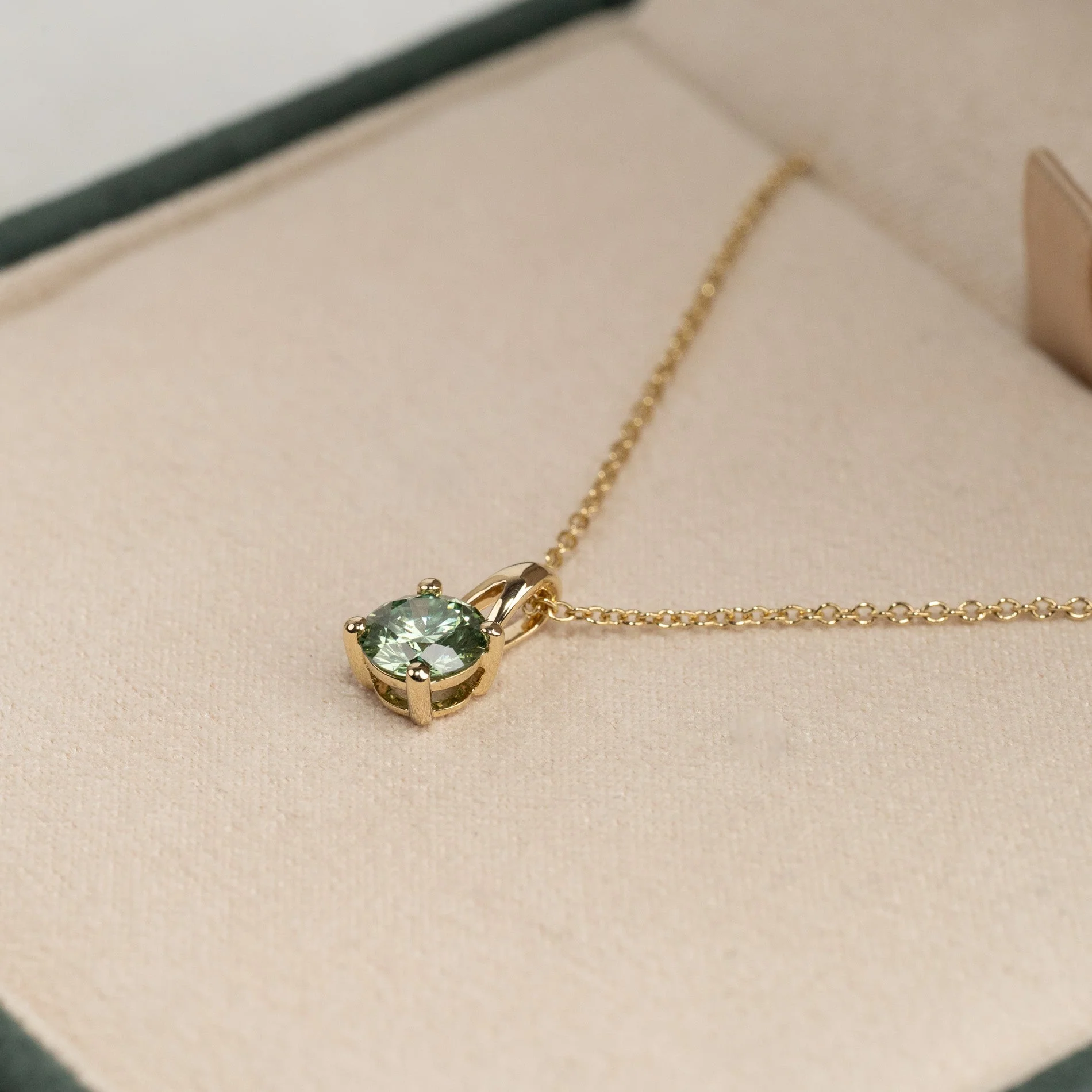 PRONG SOLITAIRE OCEAN GREEN LAB-DIAMOND PENDANT - 0.75ct - YG - Image 4