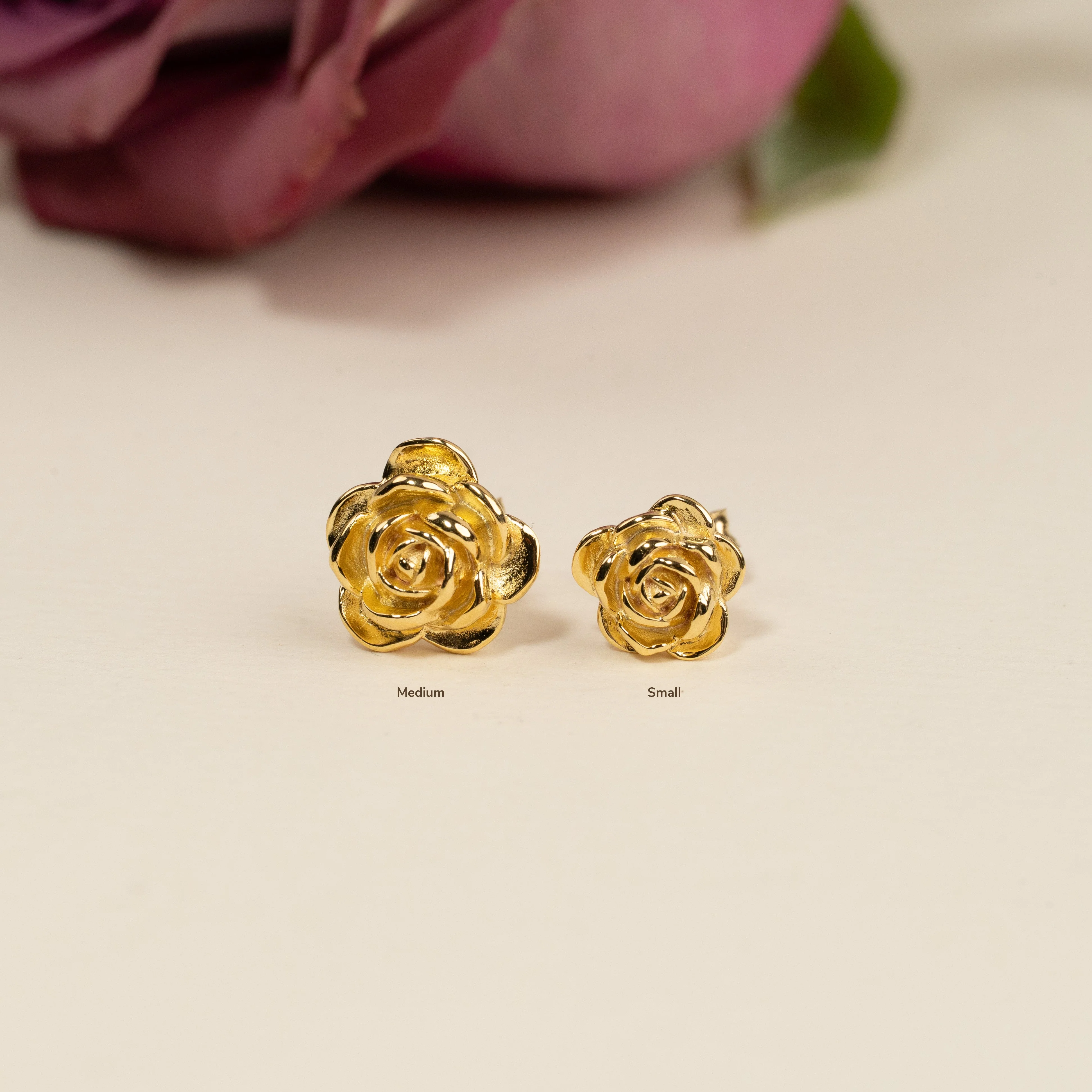 ROSIE GOLDEN MEDIUM STUD EARRING - Image 7