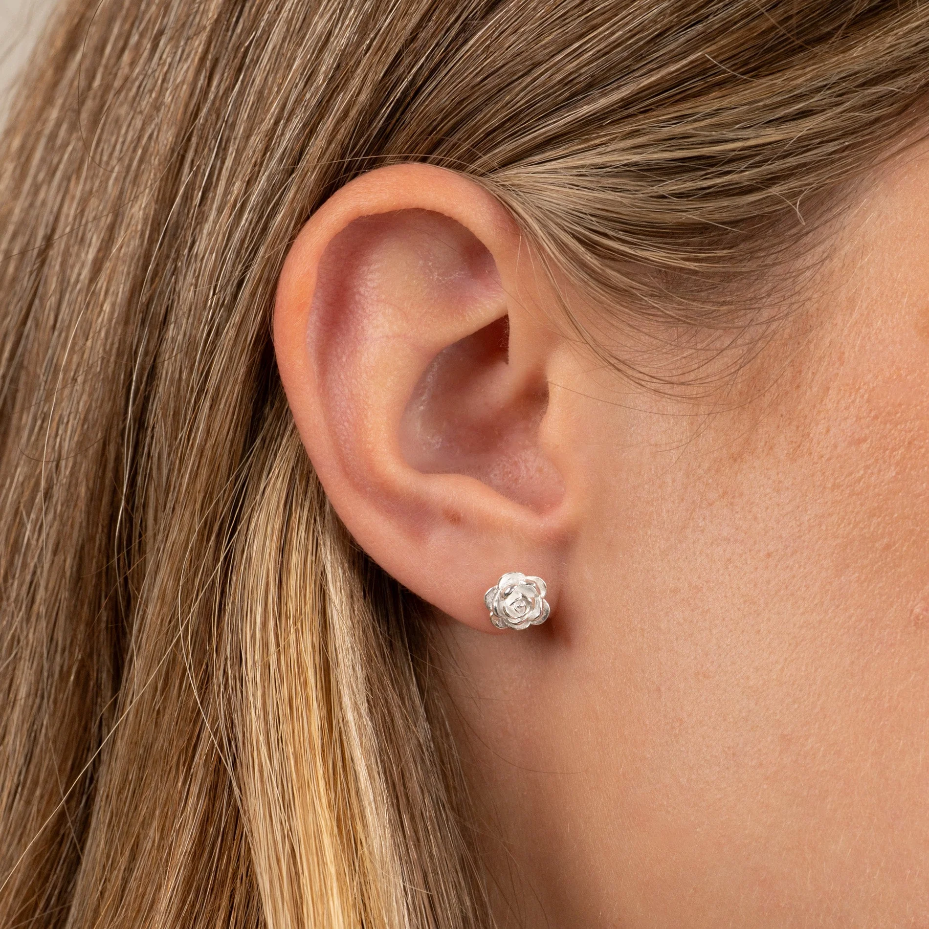 ROSIE SILVER SMALL STUD EARRING - Image 2