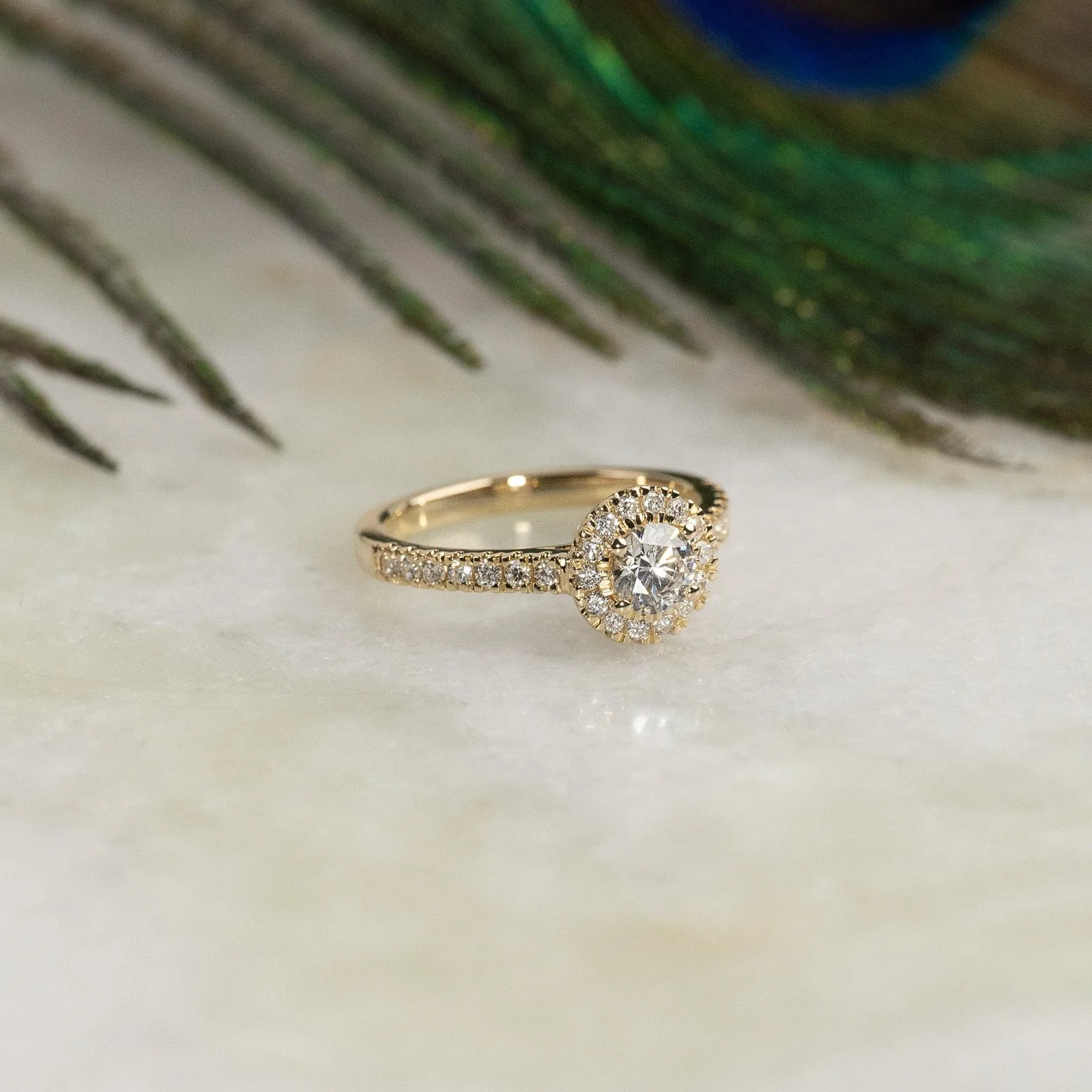 ROUND HALO ALLIANCE LAB-DIAMOND RING - 0.85ct - YG