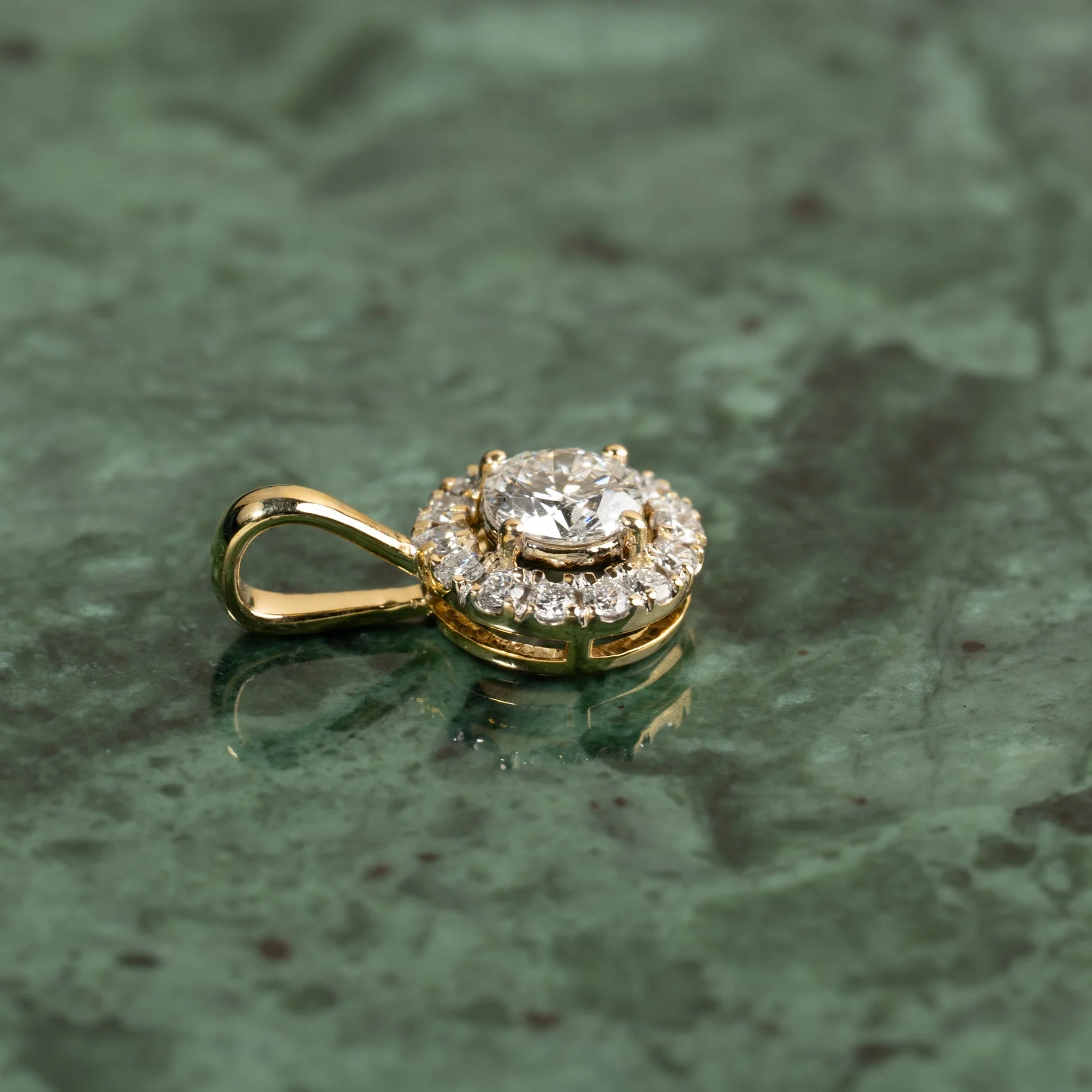 ROUND HALO LAB-DIAMOND PENDANT - 0.5ct - YG - Image 2