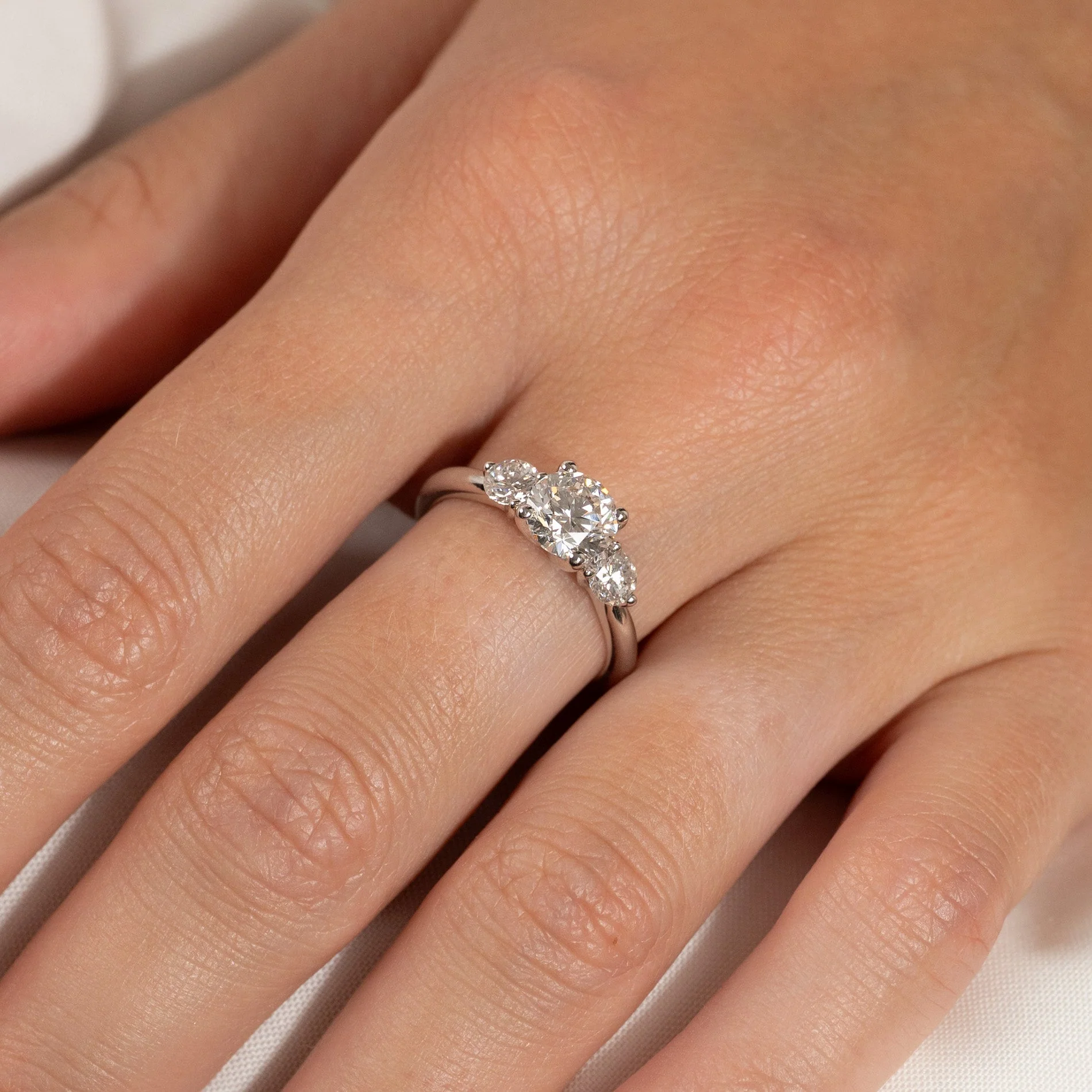 ROUND TRILOGY LAB-DIAMOND RING - Image 11