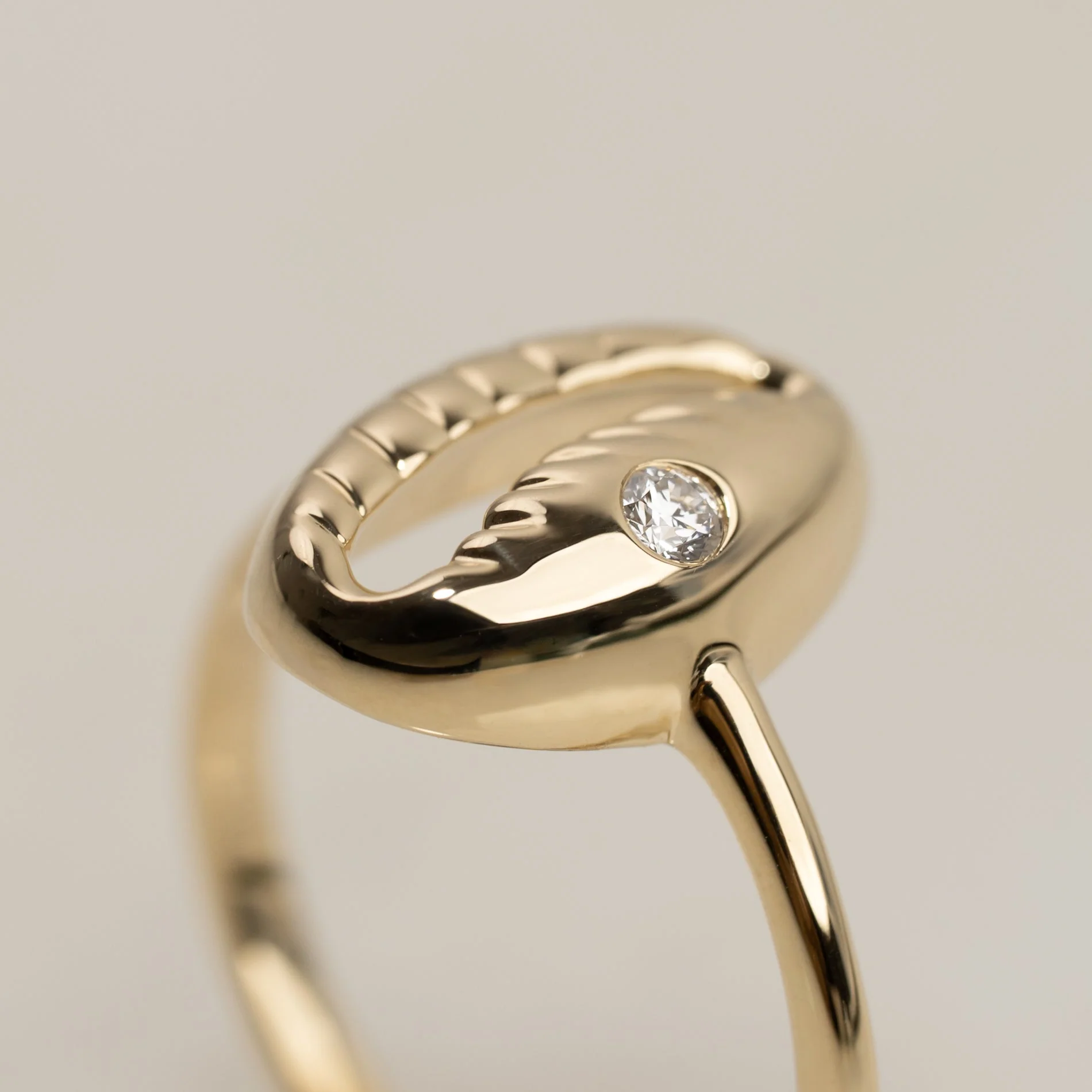 SEA SHELL LAB-DIAMOND RING - 0.03ct - Image 2
