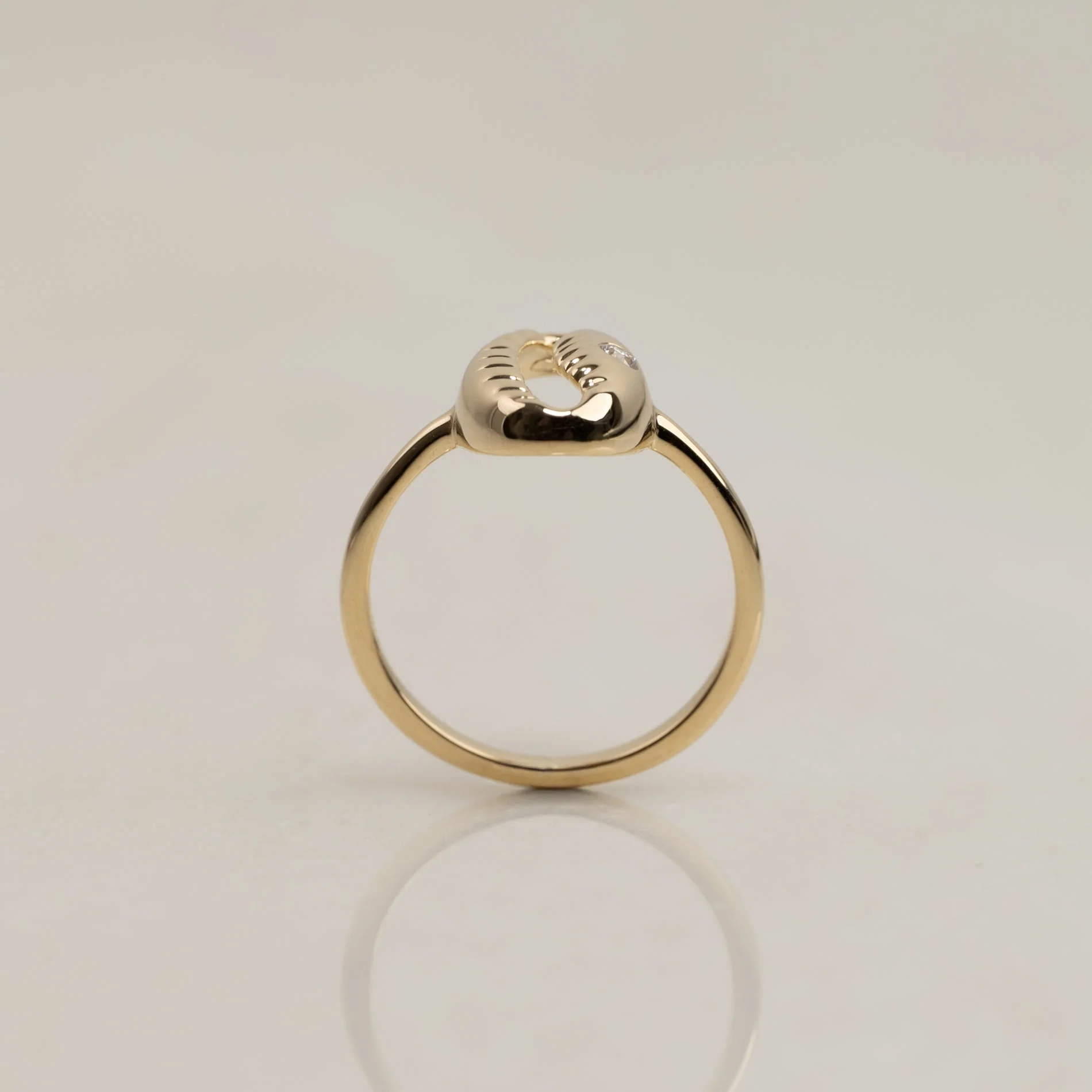 SEA SHELL LAB-DIAMOND RING - 0.03ct - Image 4