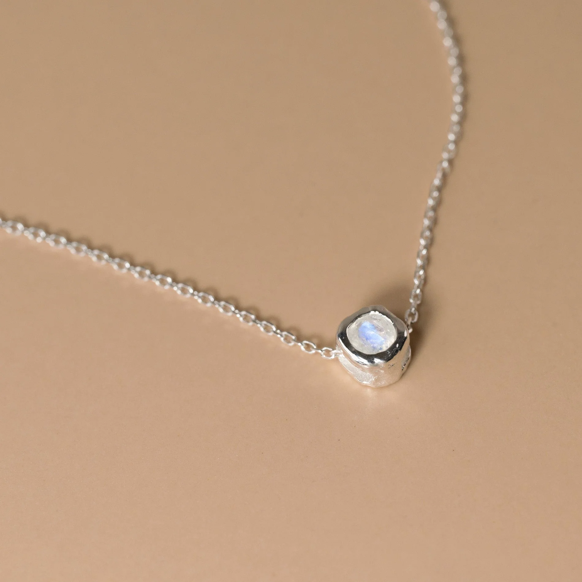 SELENE MOONSTONE SILVER FLOATING PENDANT