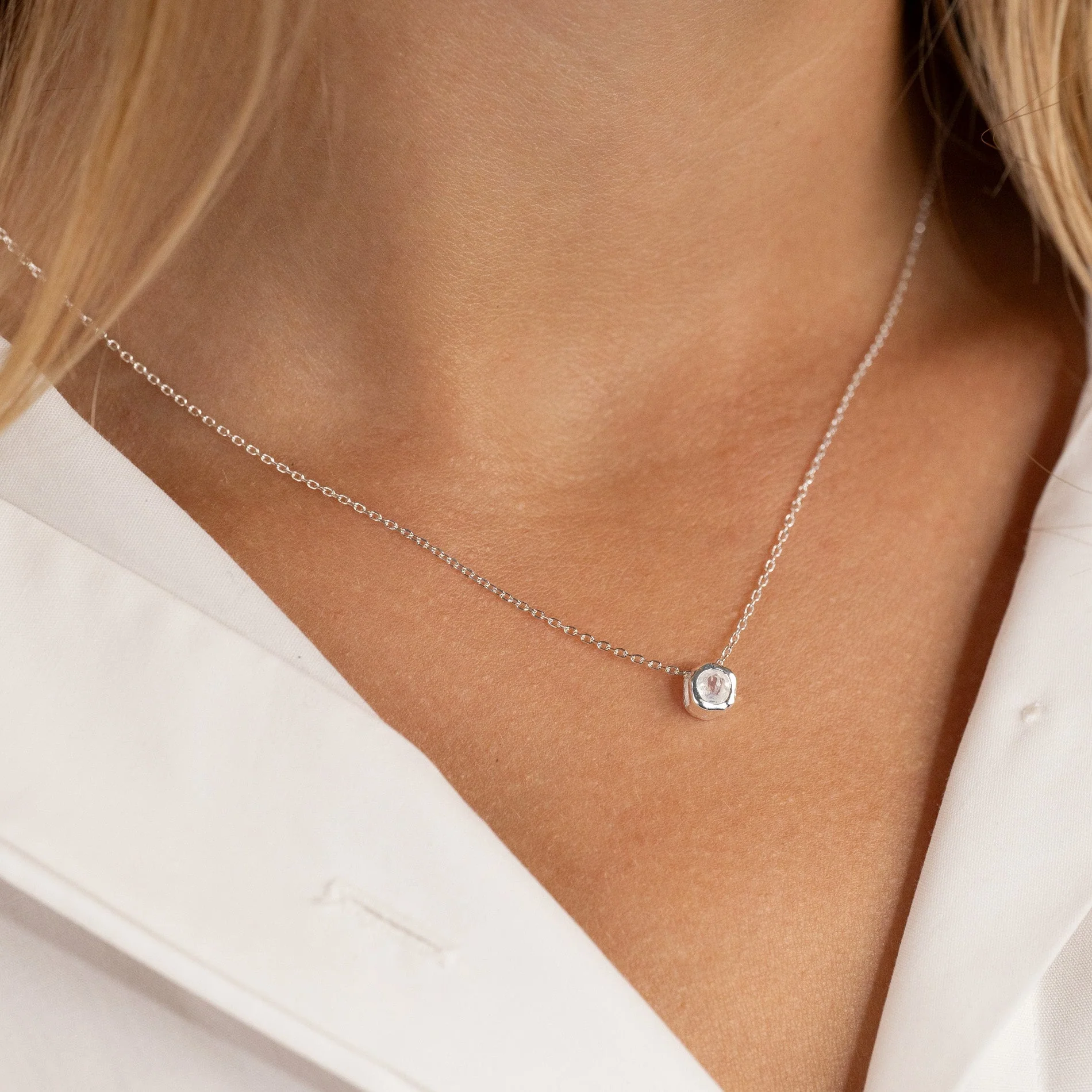 SELENE MOONSTONE SILVER FLOATING PENDANT - Image 5