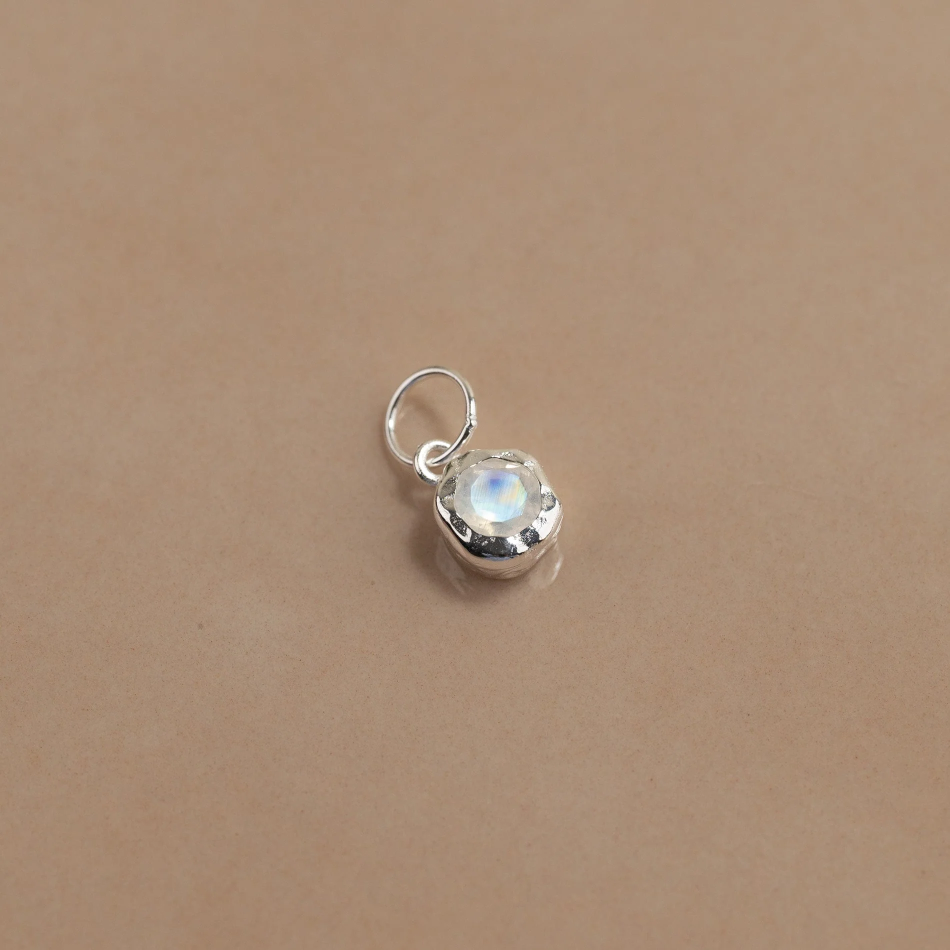 SELENE MOONSTONE SILVER PENDANT