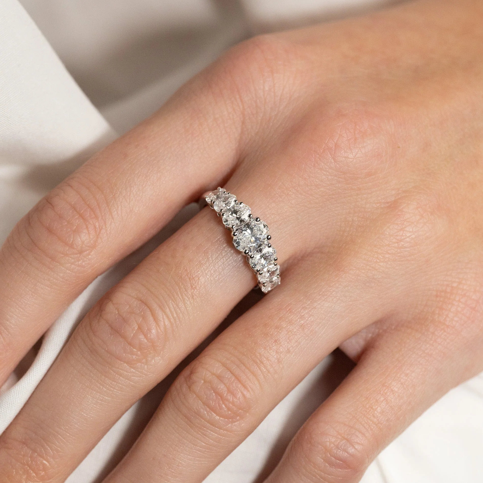 SEVEN-STONE OVAL-CUT LAB-DIAMOND RING - 2.0ct - WG - Image 2