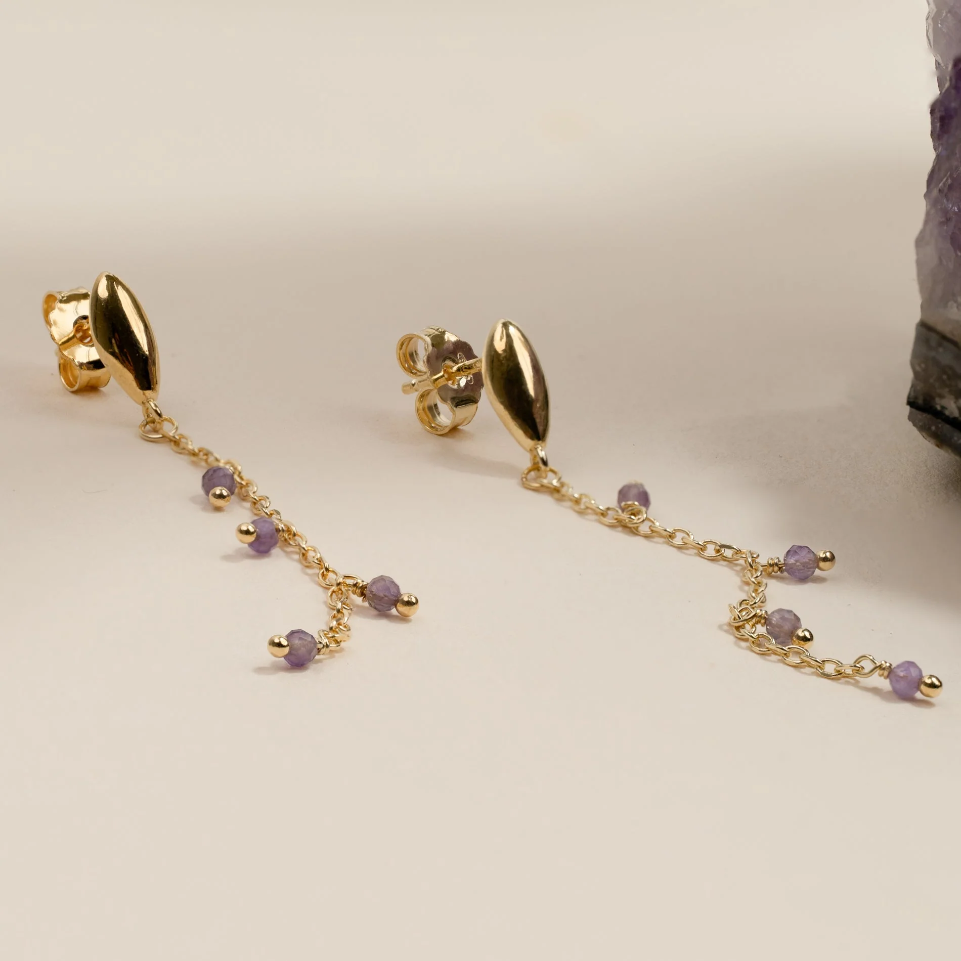 SIENNA PURPLE AMETHYST GOLDEN EARRING - Image 3