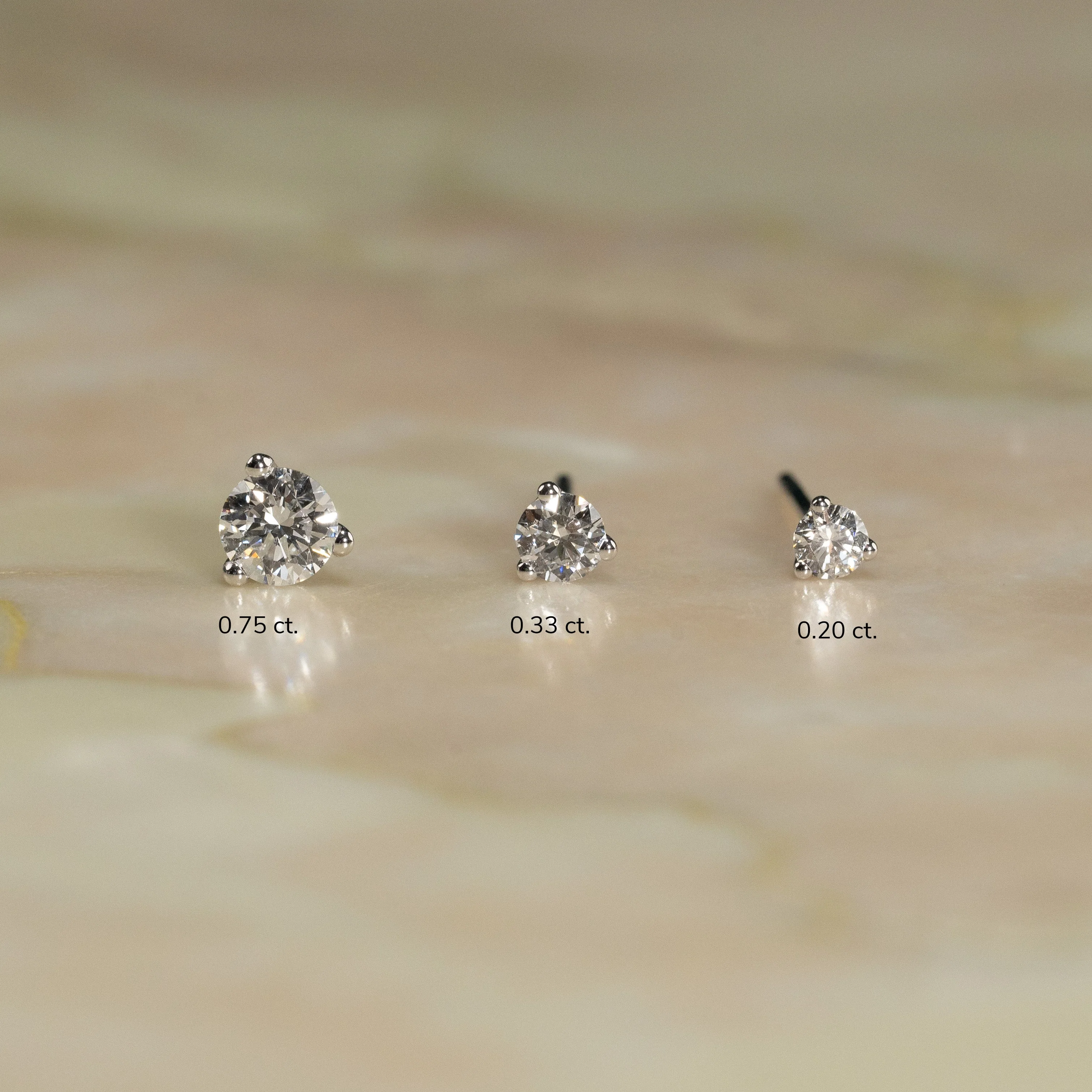 SIMPLE LAB-DIAMOND STUD EARRING - 0.2ct - WG - Image 10