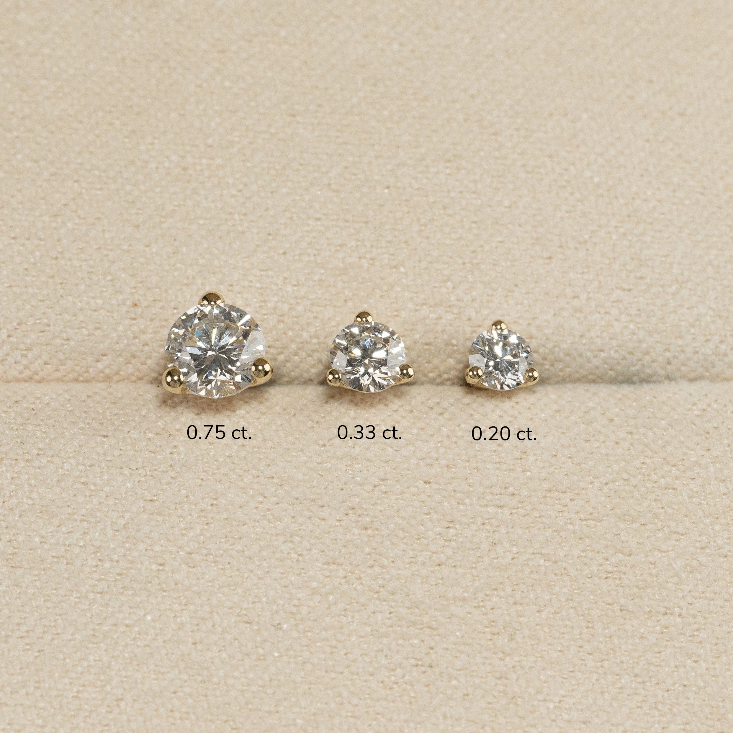 SIMPLE LAB-DIAMOND STUD EARRING - 0.2ct - YG - Image 11