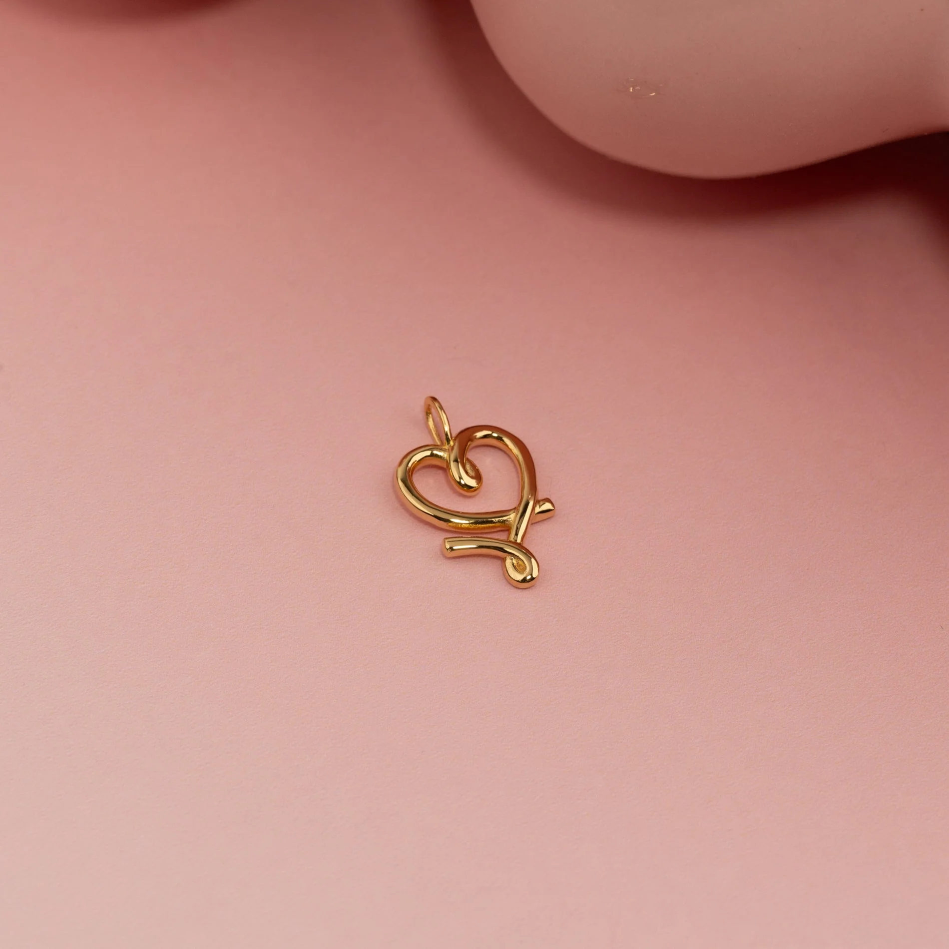 SOFIA GOLDEN PENDANT