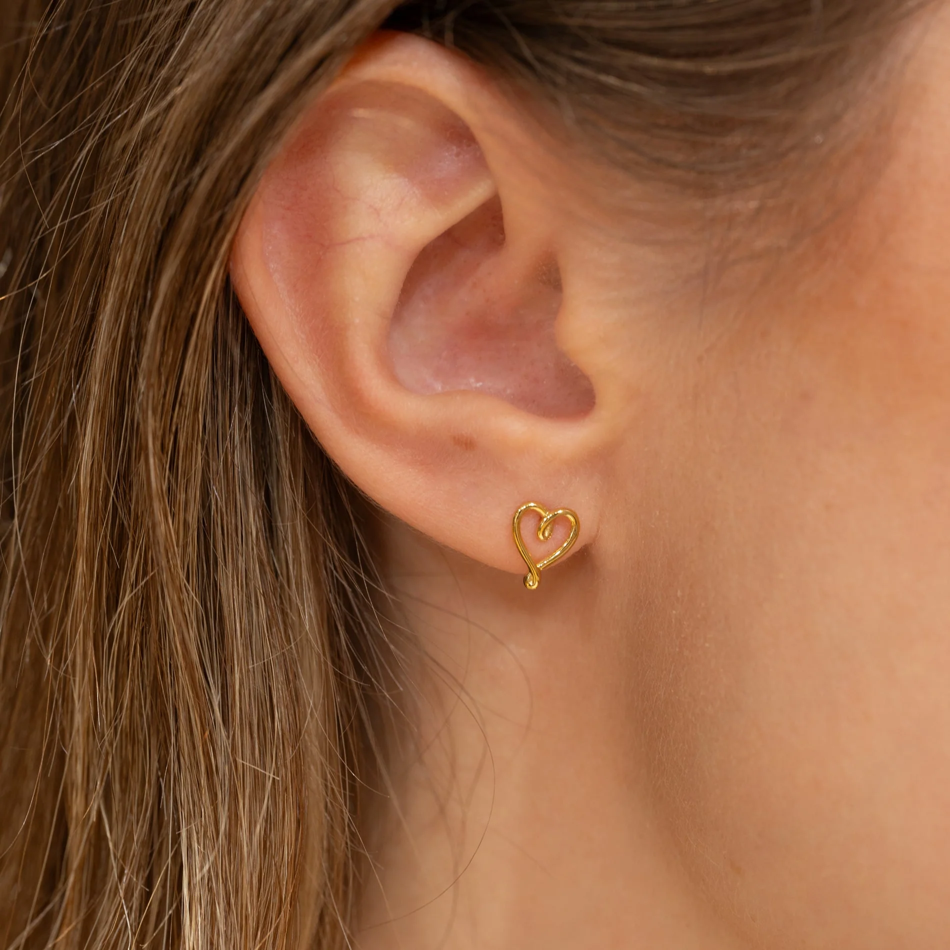 SOFIA GOLDEN STUD EARRING - Image 2