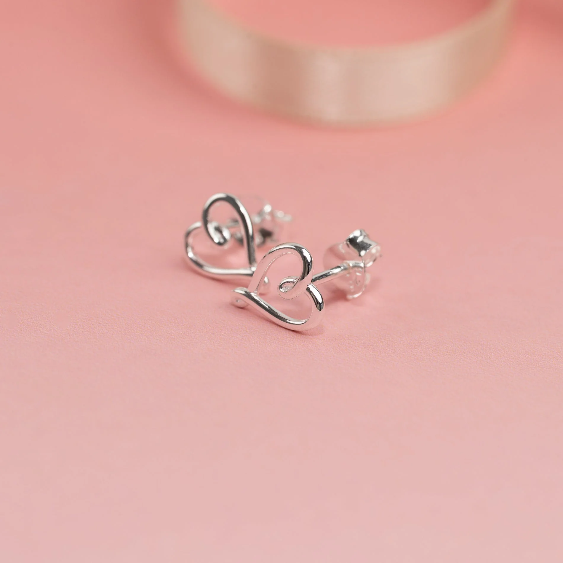 SOFIA SILVER STUD EARRING - Image 5