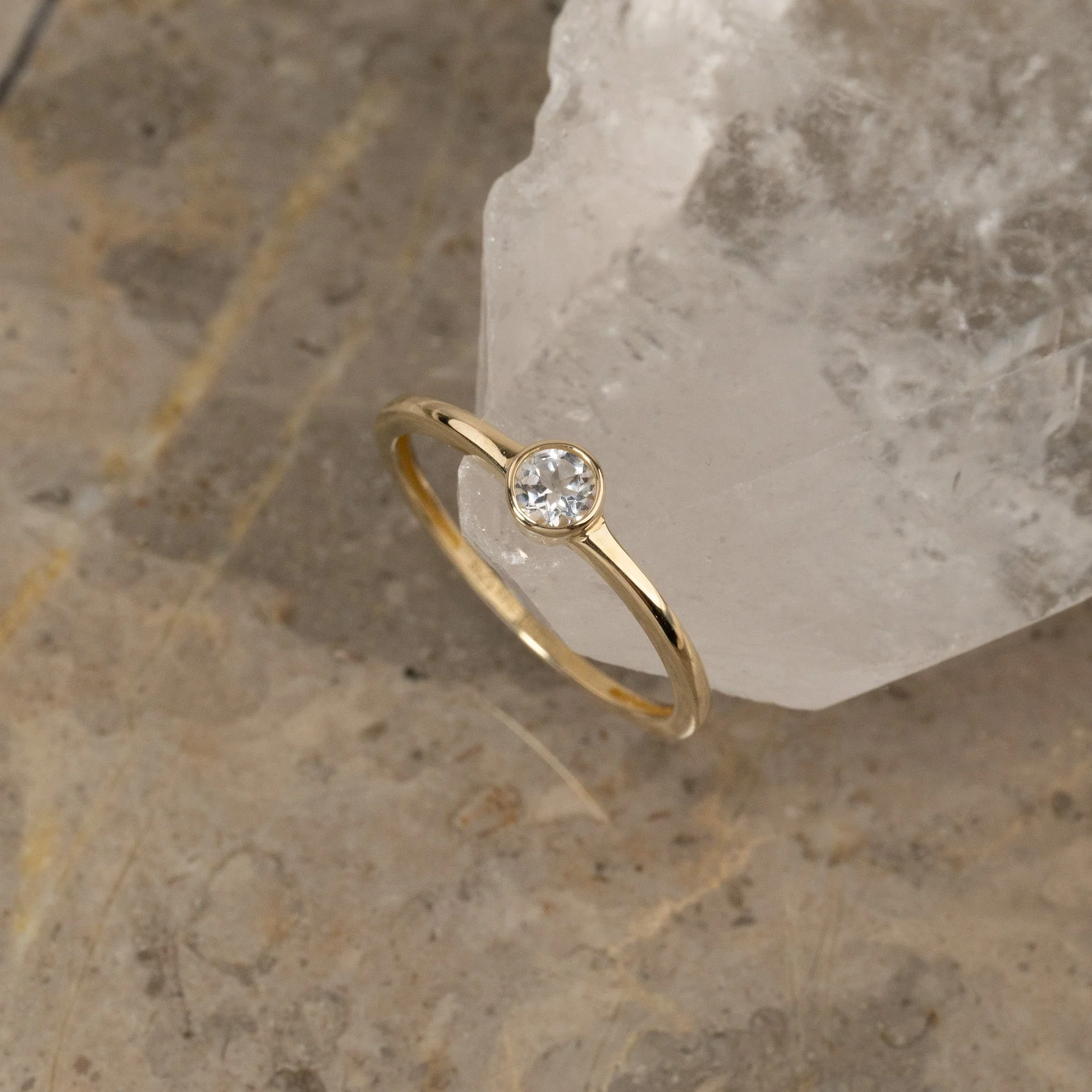SOLANA WHITE TOPAZ SOLID GOLD RING