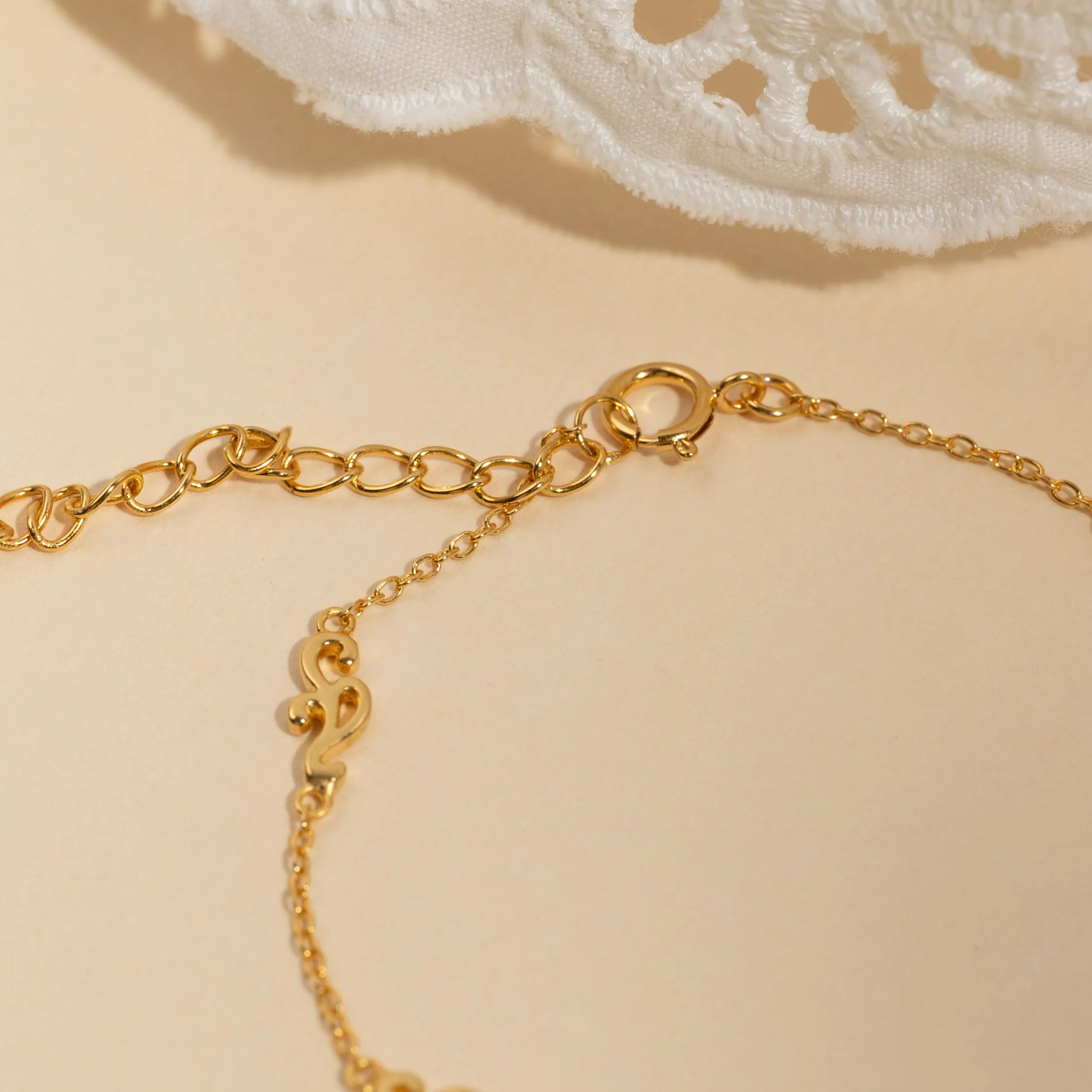 SOLEA GOLDEN LINK BRACELET - Image 3