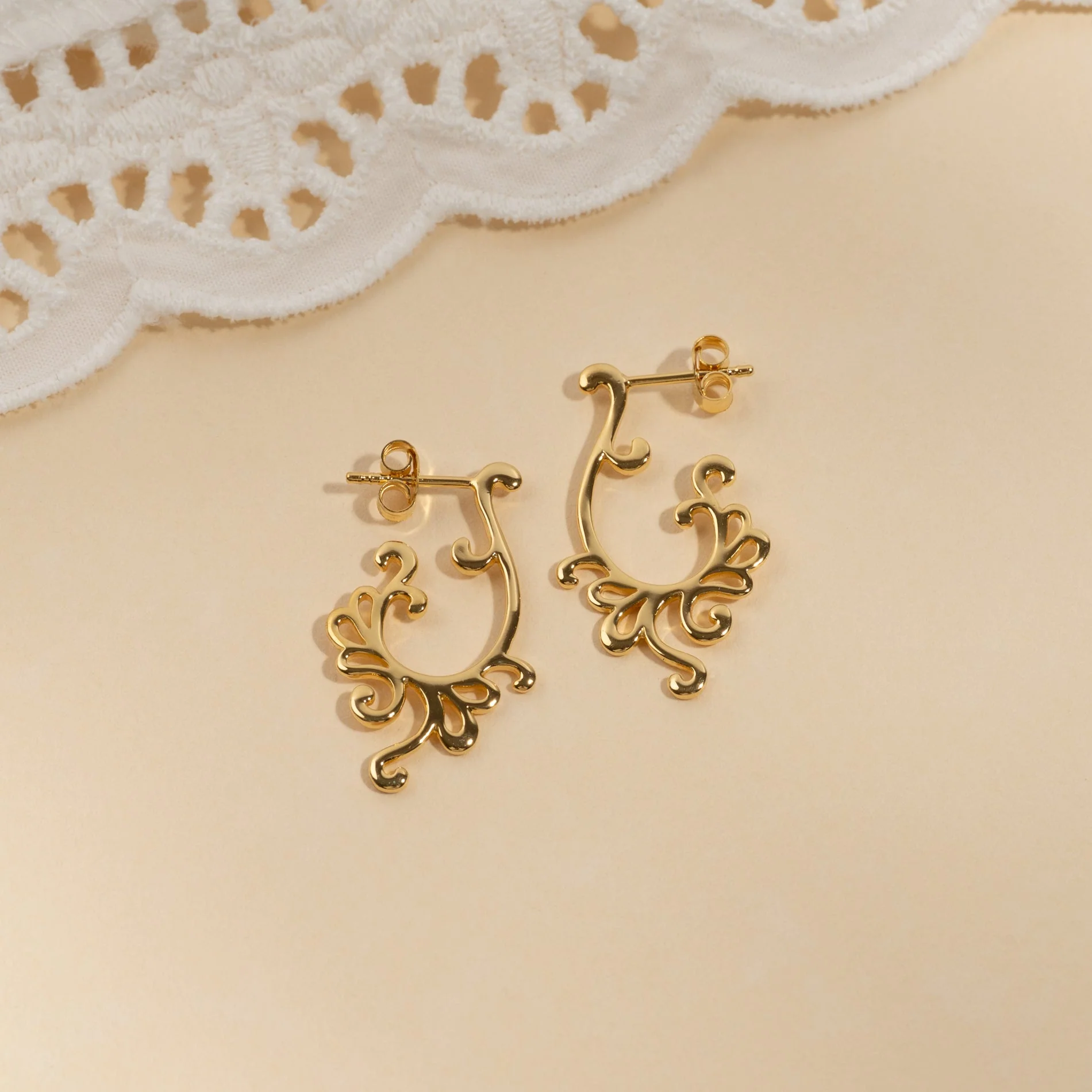 SOLEA LARGE GOLDEN CREOL EARRING - Image 3