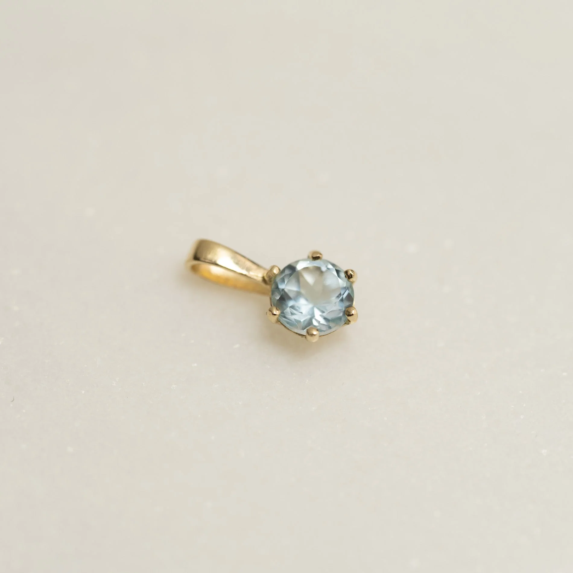 SOLEY BLUE TOPAZ SOLID GOLD PENDANT