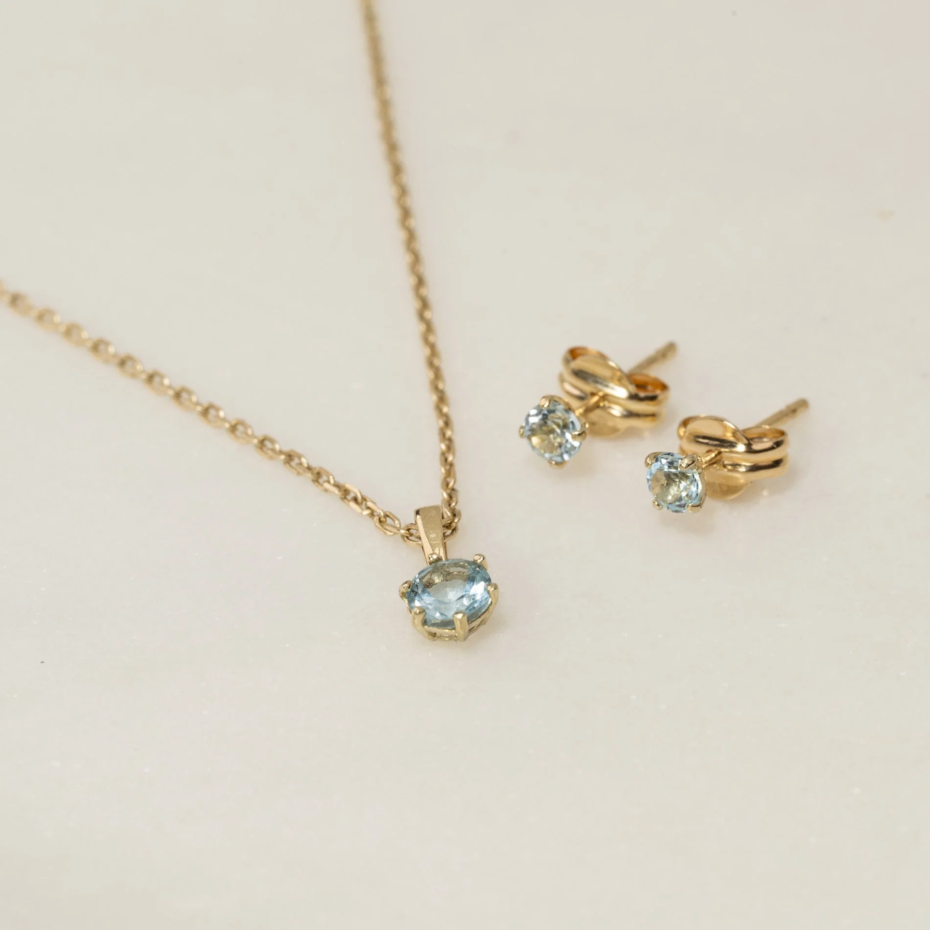 SOLEY BLUE TOPAZ SOLID GOLD PENDANT - Image 8