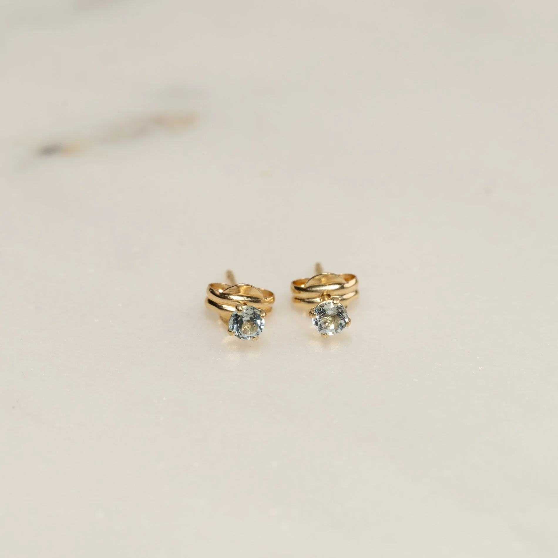SOLEY BLUE TOPAZ SOLID GOLD STUD EARRING