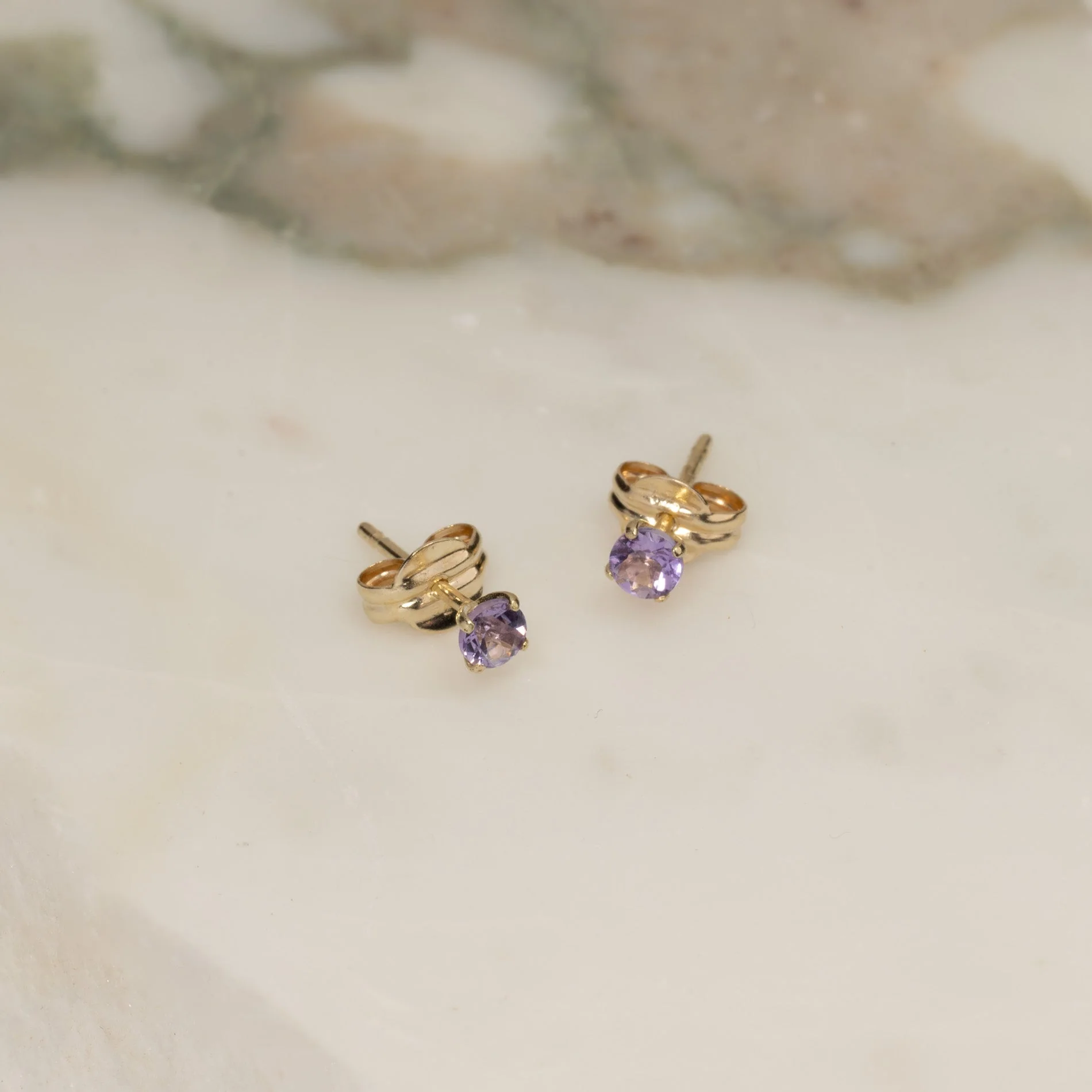 SOLEY PURPLE AMETHYST SOLID GOLD STUD EARRING