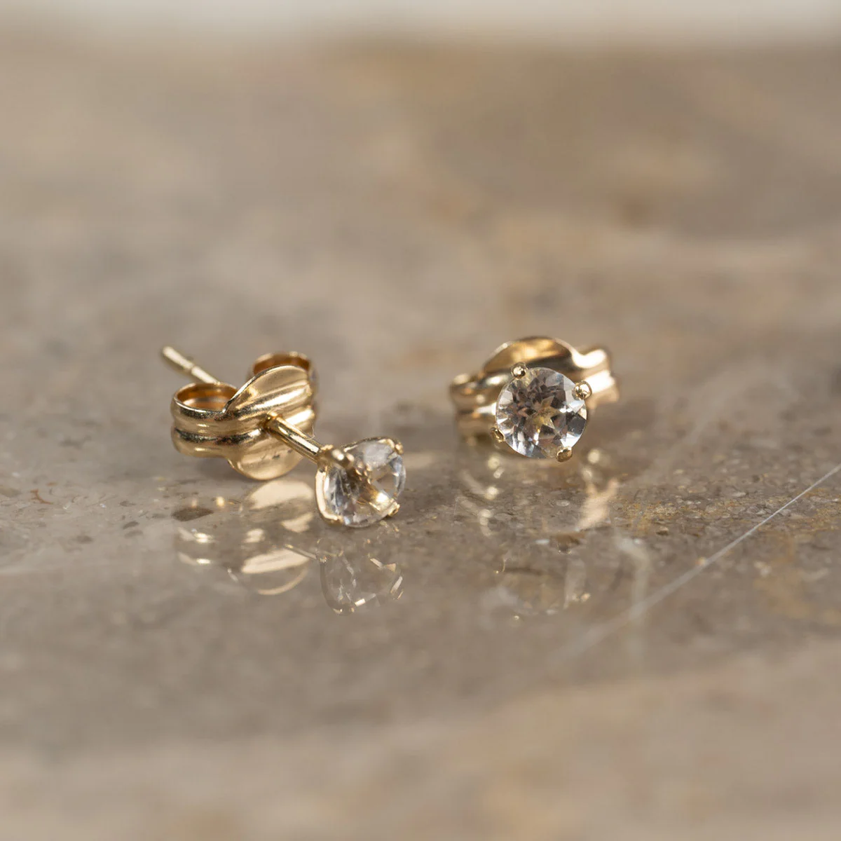 SOLEY WHITE TOPAZ SOLID GOLD STUD EARRING
