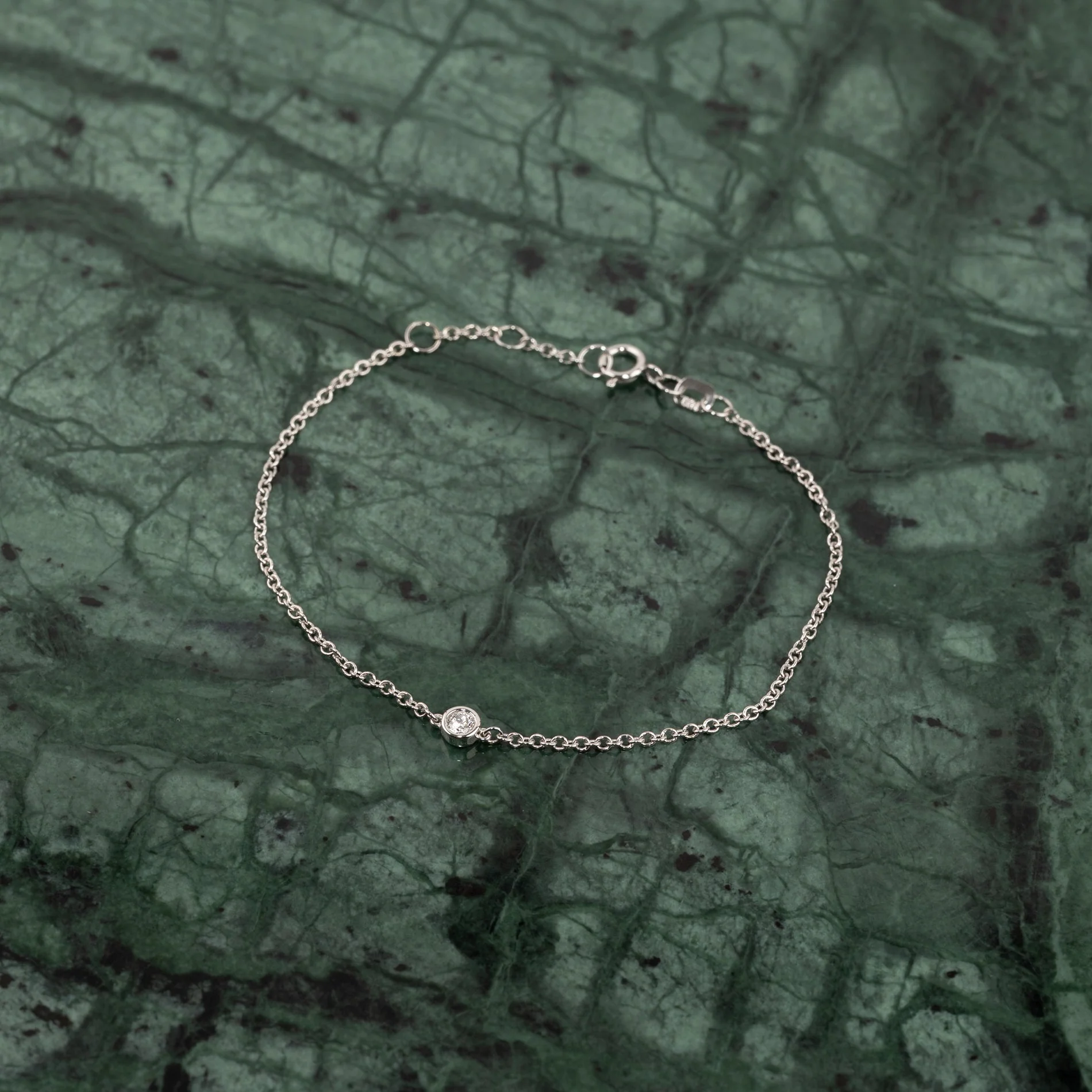 SOLITAIRE BEZEL-SET LAB-DIAMOND BRACELET - 0.08ct - WG
